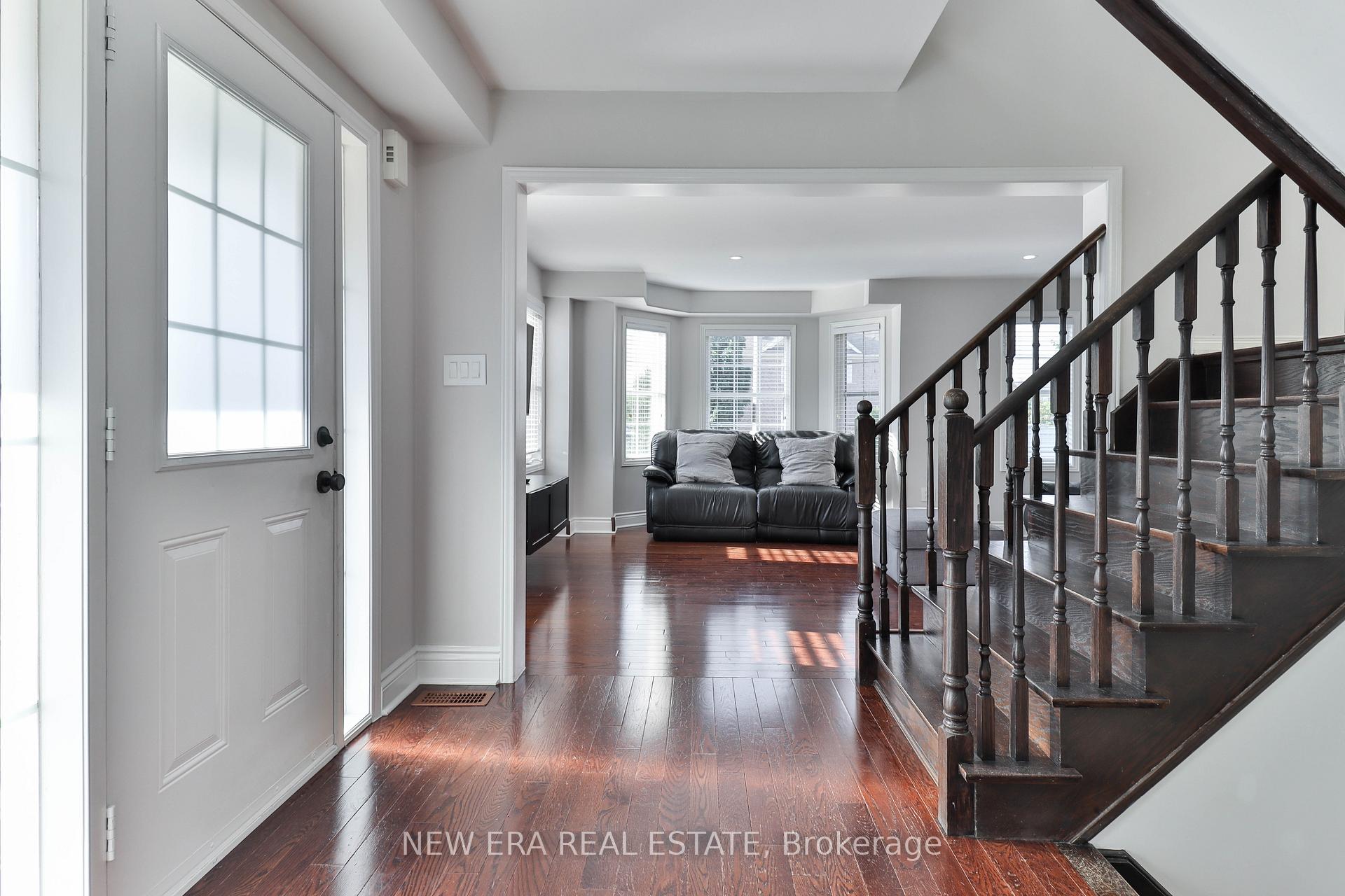 Photo 7 of 331 Davos Road, Vaughan, Vellore Village — HOMEH