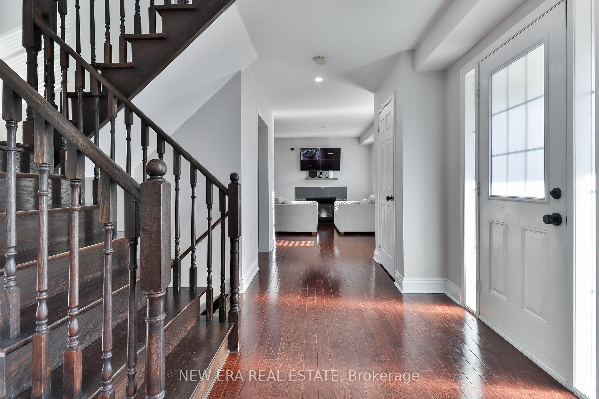 Photo 8 of 331 Davos Road, Vaughan, Vellore Village — HOMEH