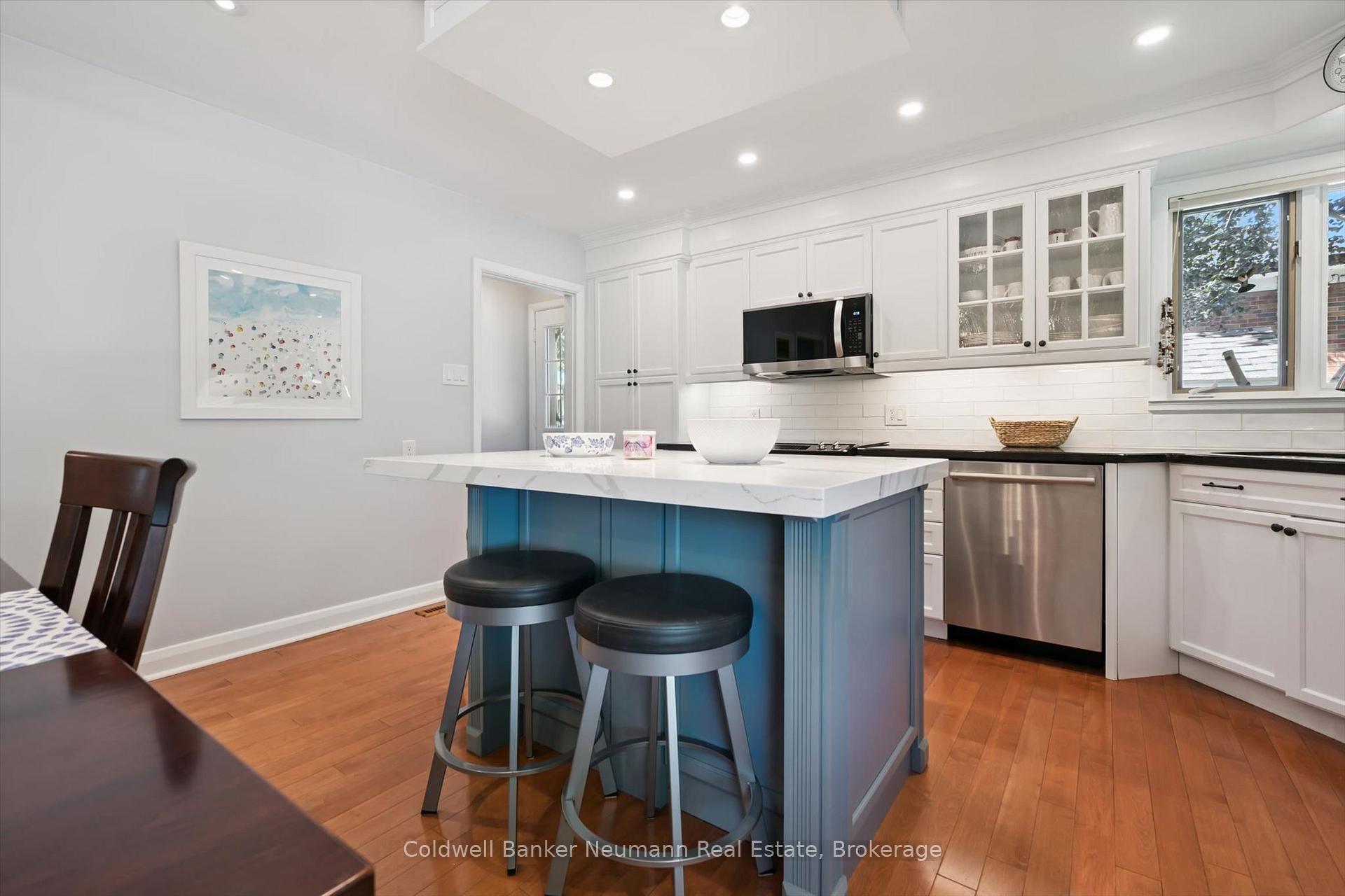 Photo 10 of 25 Bennett Avenue, Guelph, St. George's — HOMEH