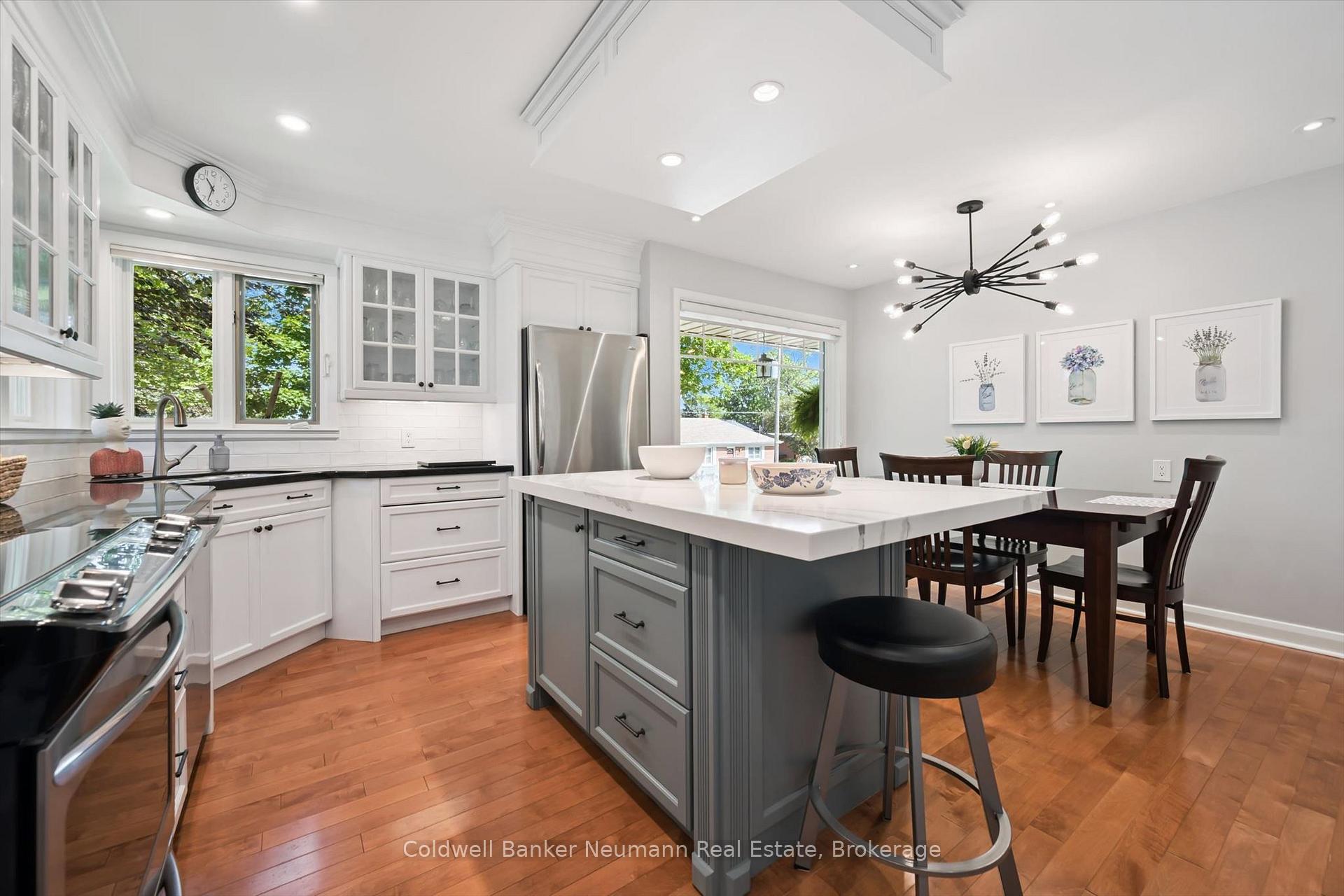 Photo 12 of 25 Bennett Avenue, Guelph, St. George's — HOMEH