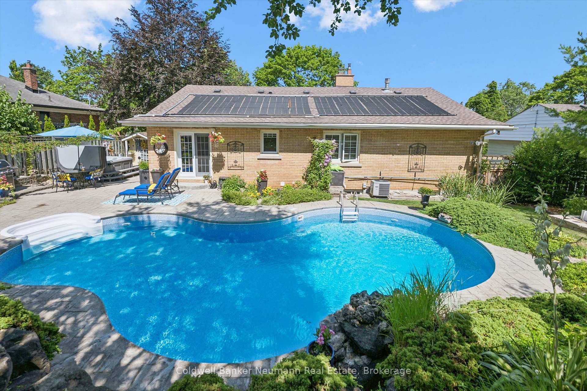 Photo 25 of 25 Bennett Avenue, Guelph, St. George's — HOMEH