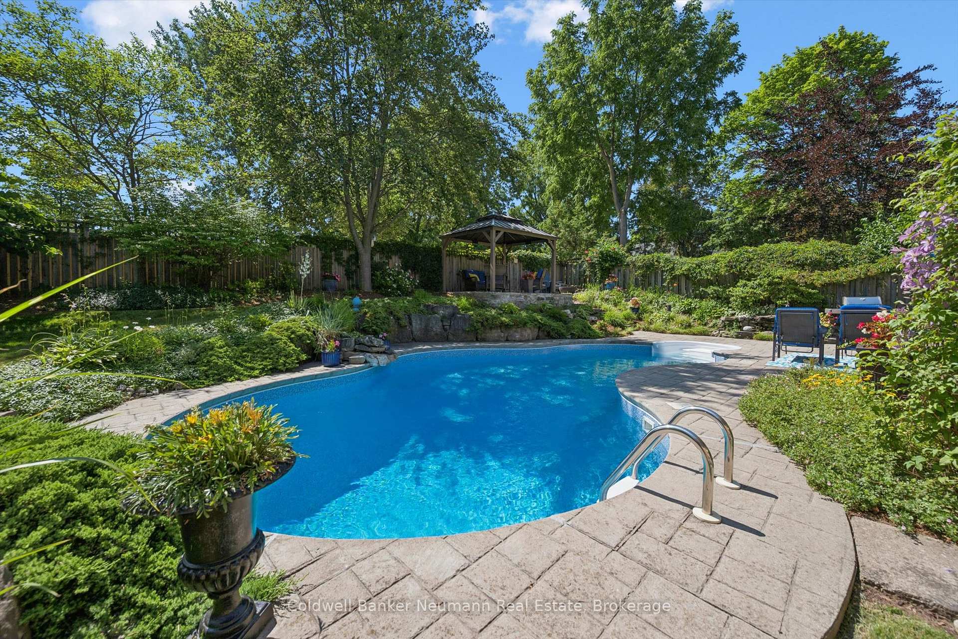 Photo 26 of 25 Bennett Avenue, Guelph, St. George's — HOMEH