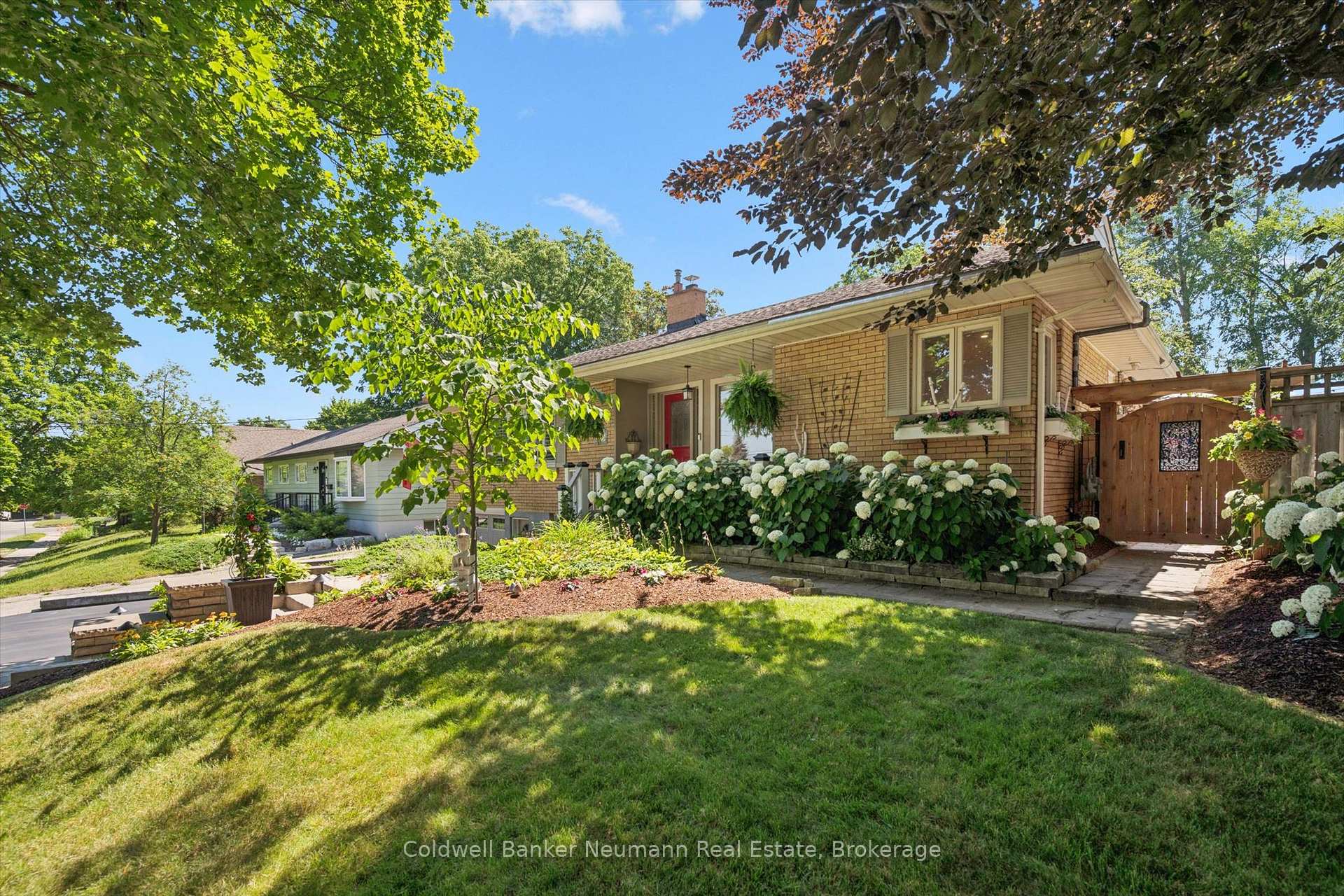 Photo 31 of 25 Bennett Avenue, Guelph, St. George's — HOMEH