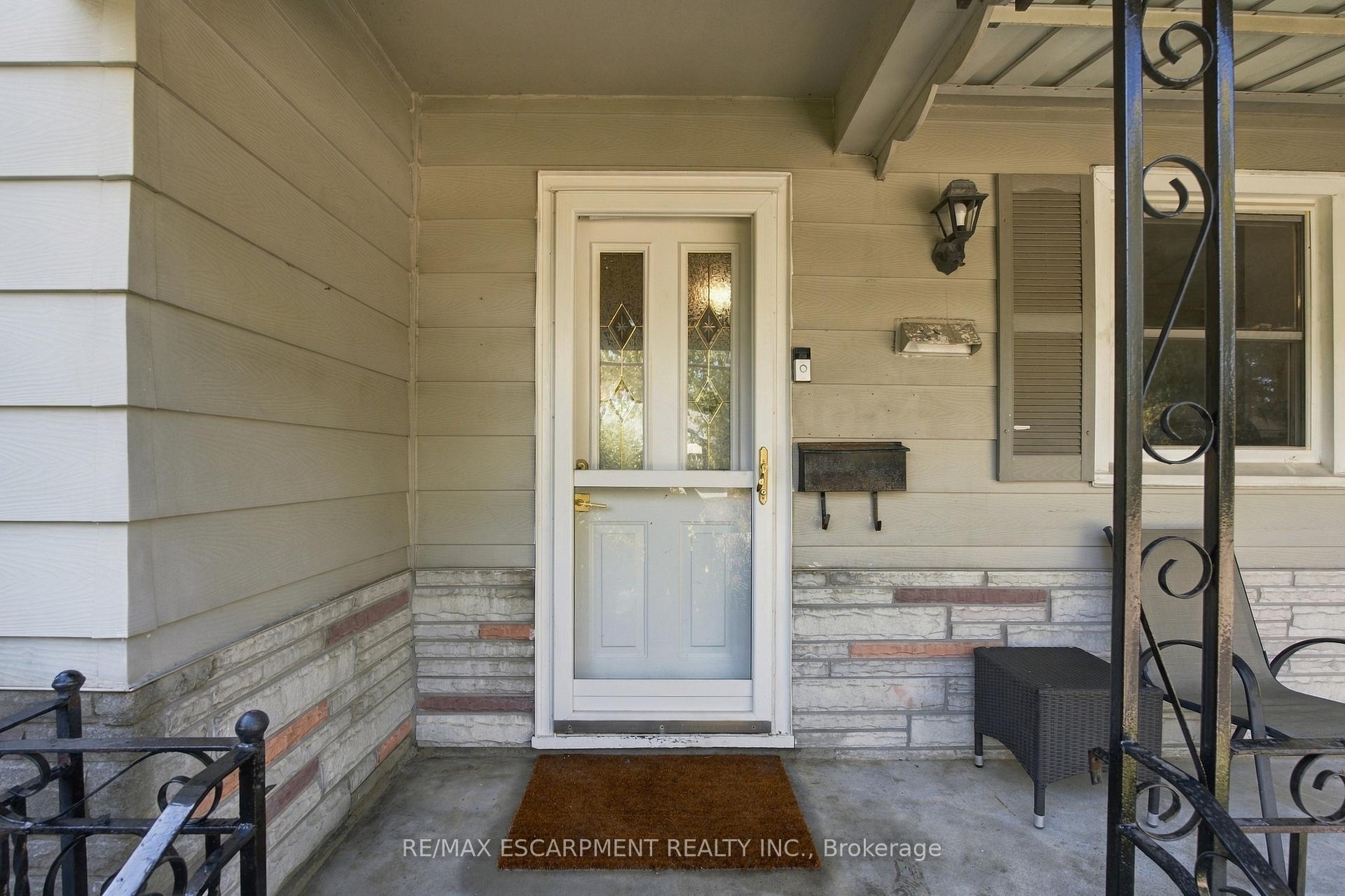 Photo 3 of 1054 Glendor Avenue, Burlington, Freeman — HOMEH