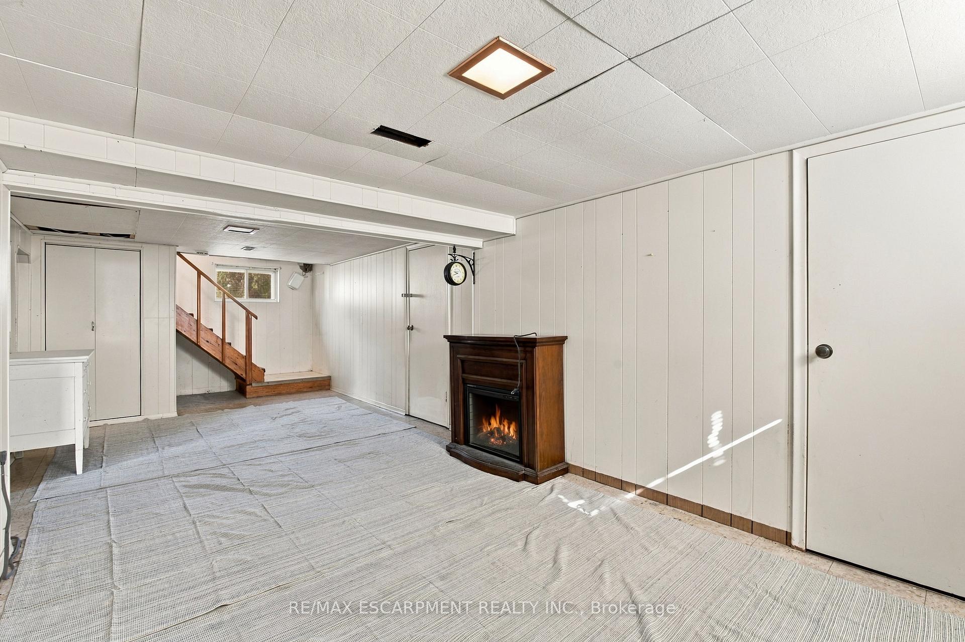 Photo 14 of 1054 Glendor Avenue, Burlington, Freeman — HOMEH