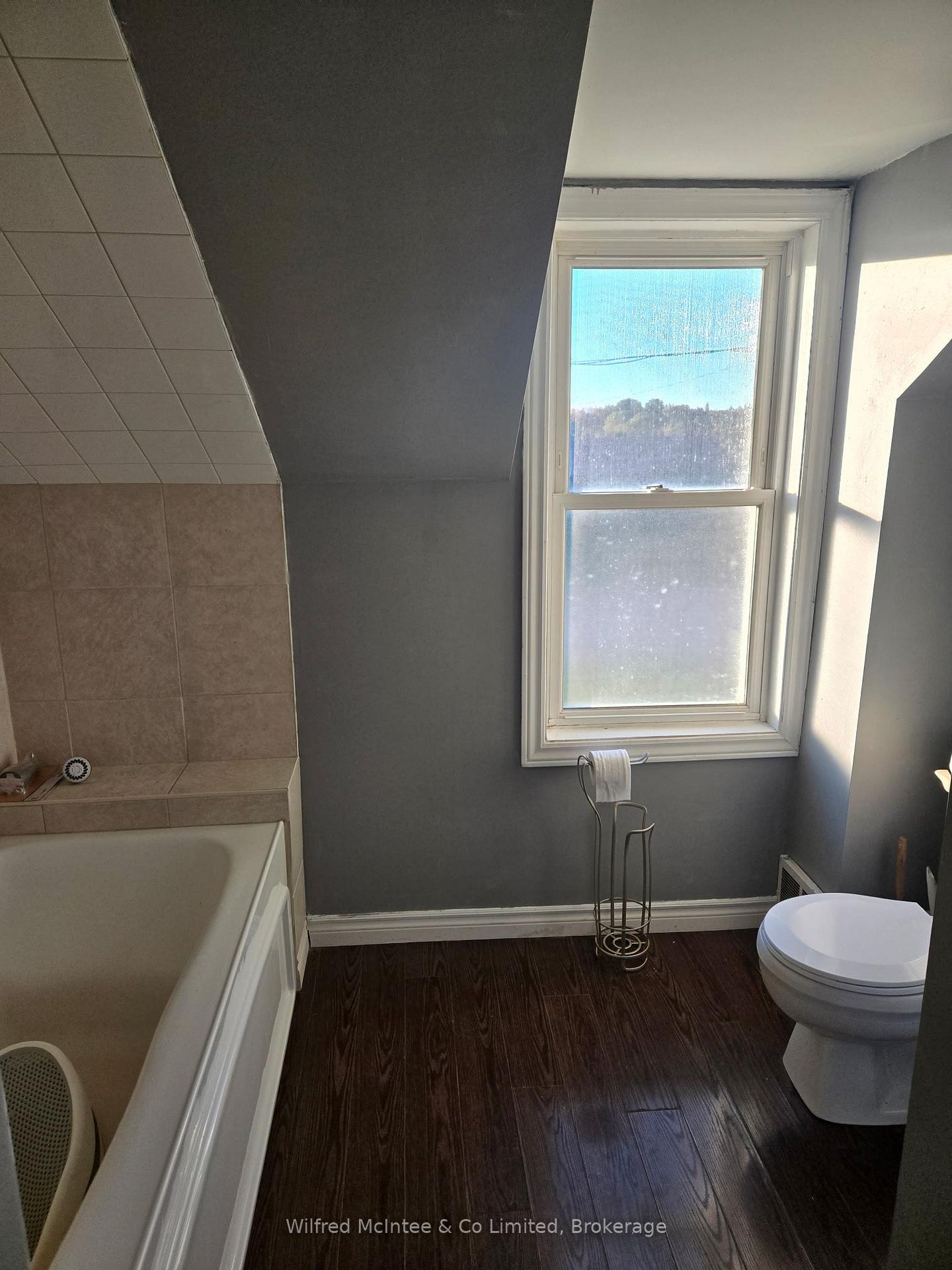 Photo 5 of 131 Clyde Street, Morris Turnberry, Bluevale — HOMEH