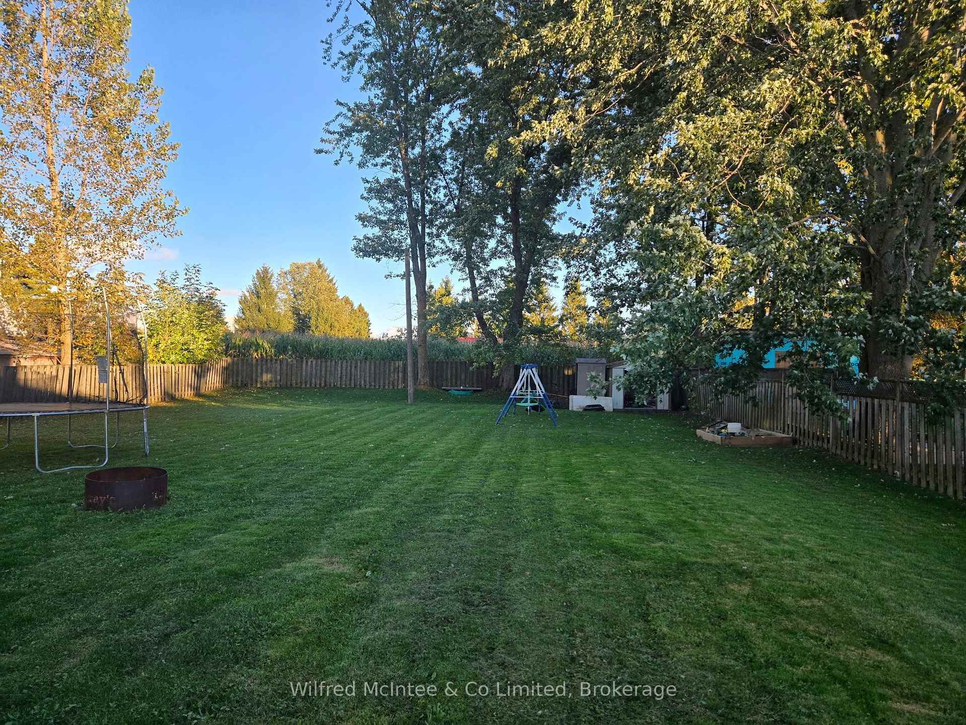 Photo 9 of 131 Clyde Street, Morris Turnberry, Bluevale — HOMEH