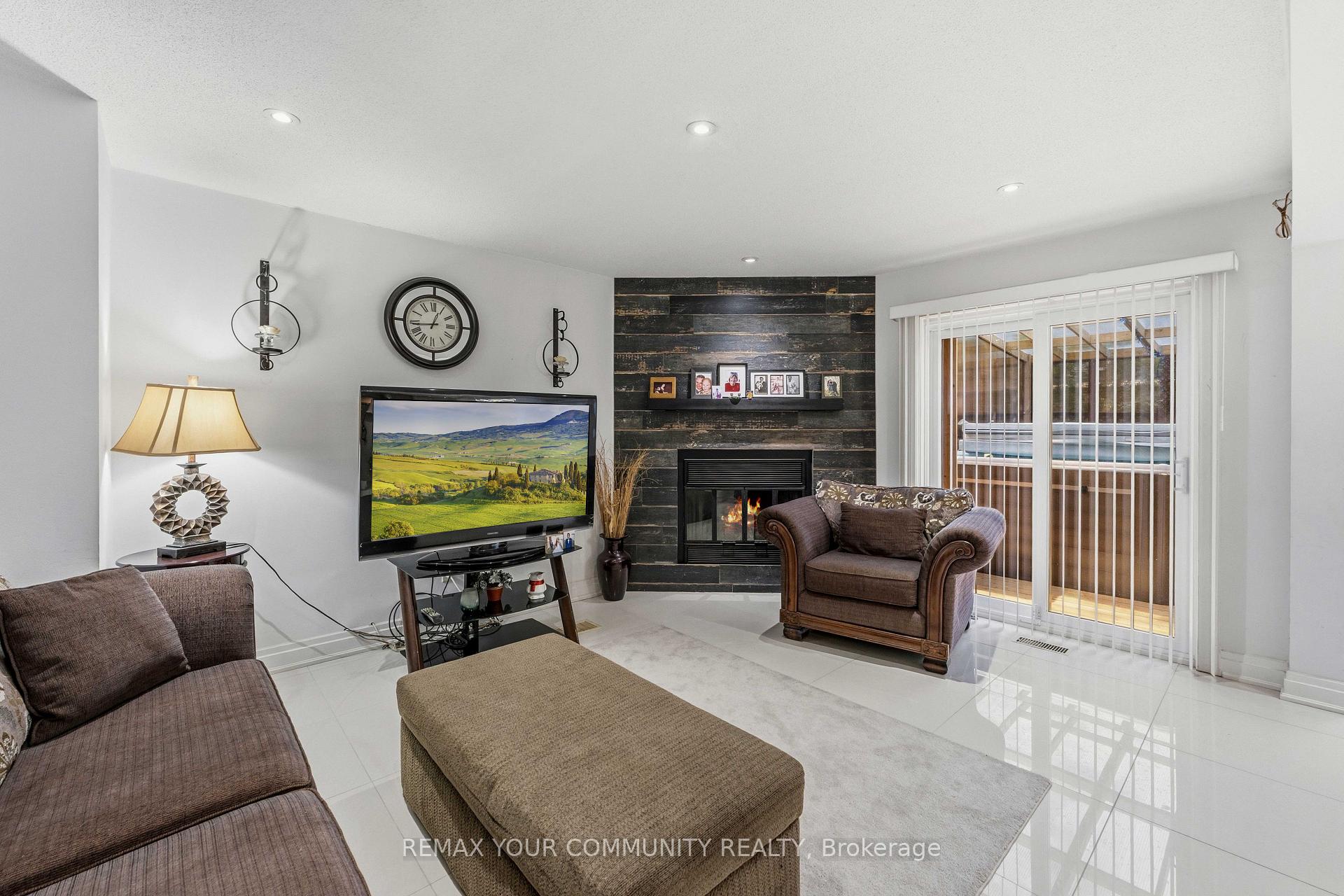 Photo 9 of 171 Rosedale Heights Drive, Vaughan, Uplands — HOMEH