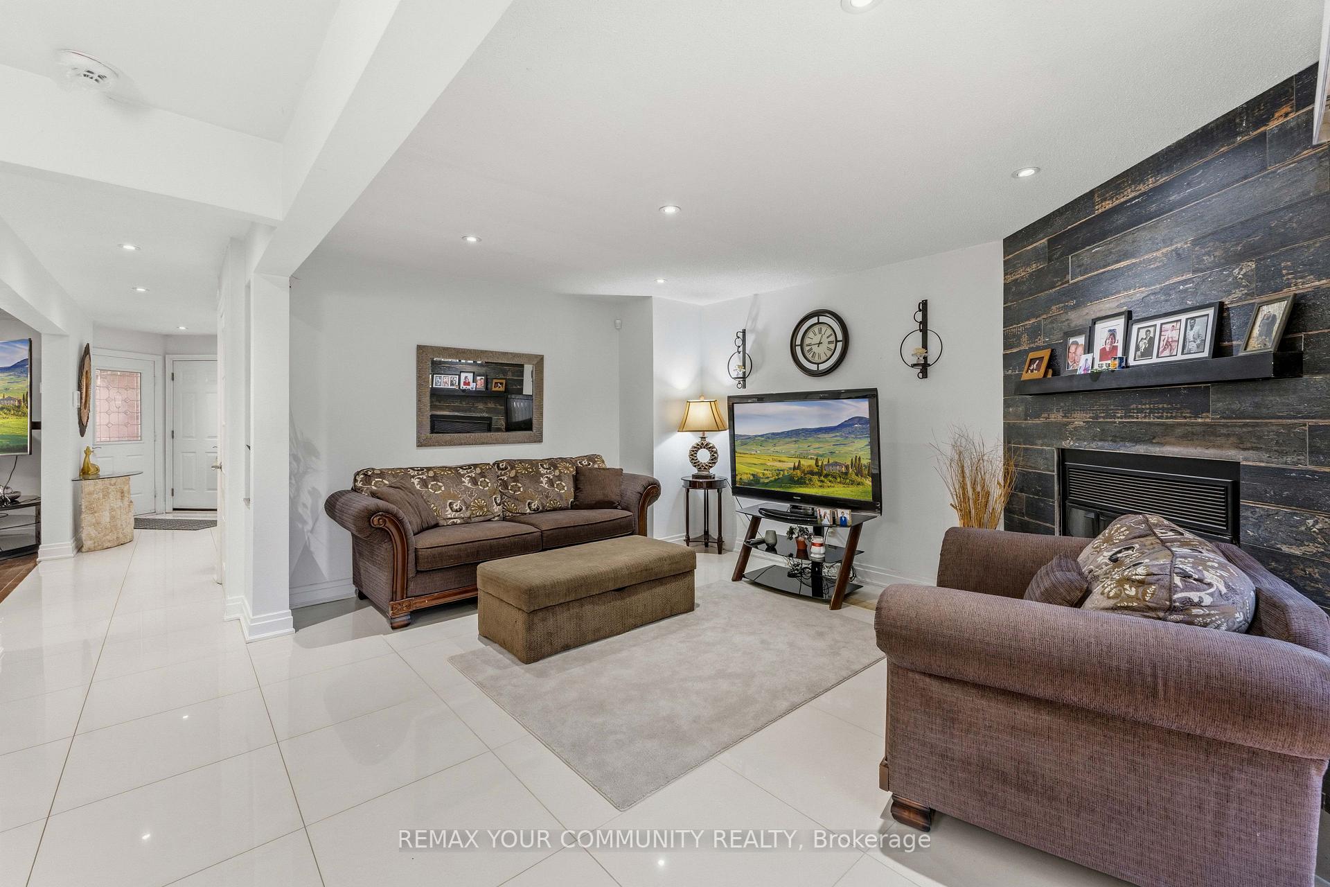 Photo 11 of 171 Rosedale Heights Drive, Vaughan, Uplands — HOMEH