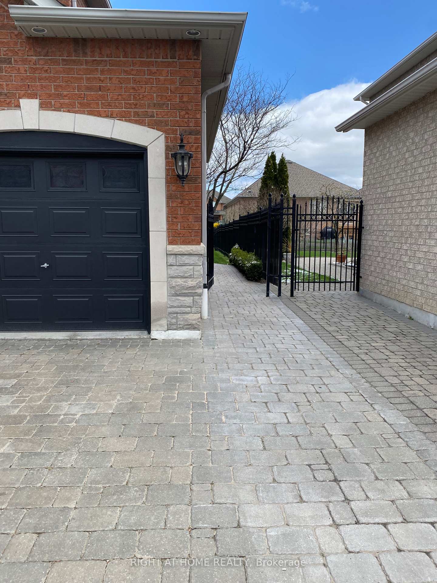Photo 2 of Unit basement, 198 novaview Crescent, Vaughan, East Woodbridge — HOMEH