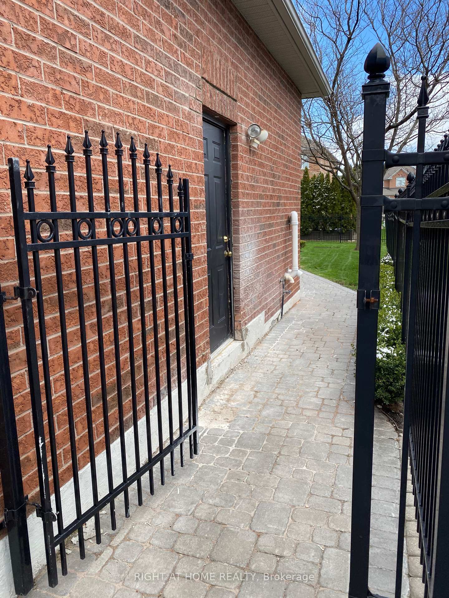 Photo 3 of Unit basement, 198 novaview Crescent, Vaughan, East Woodbridge — HOMEH