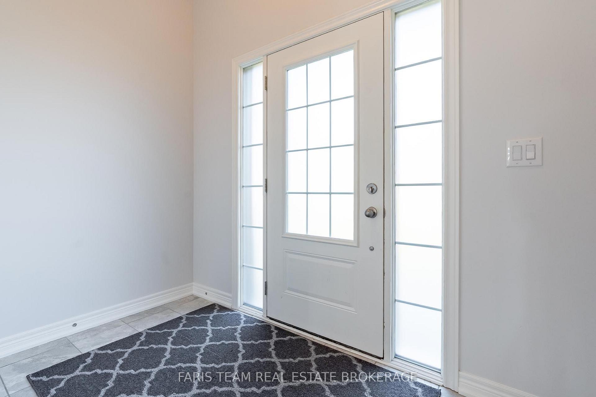 Photo 4 of 11 Churchlea Mews, Orillia — HOMEH
