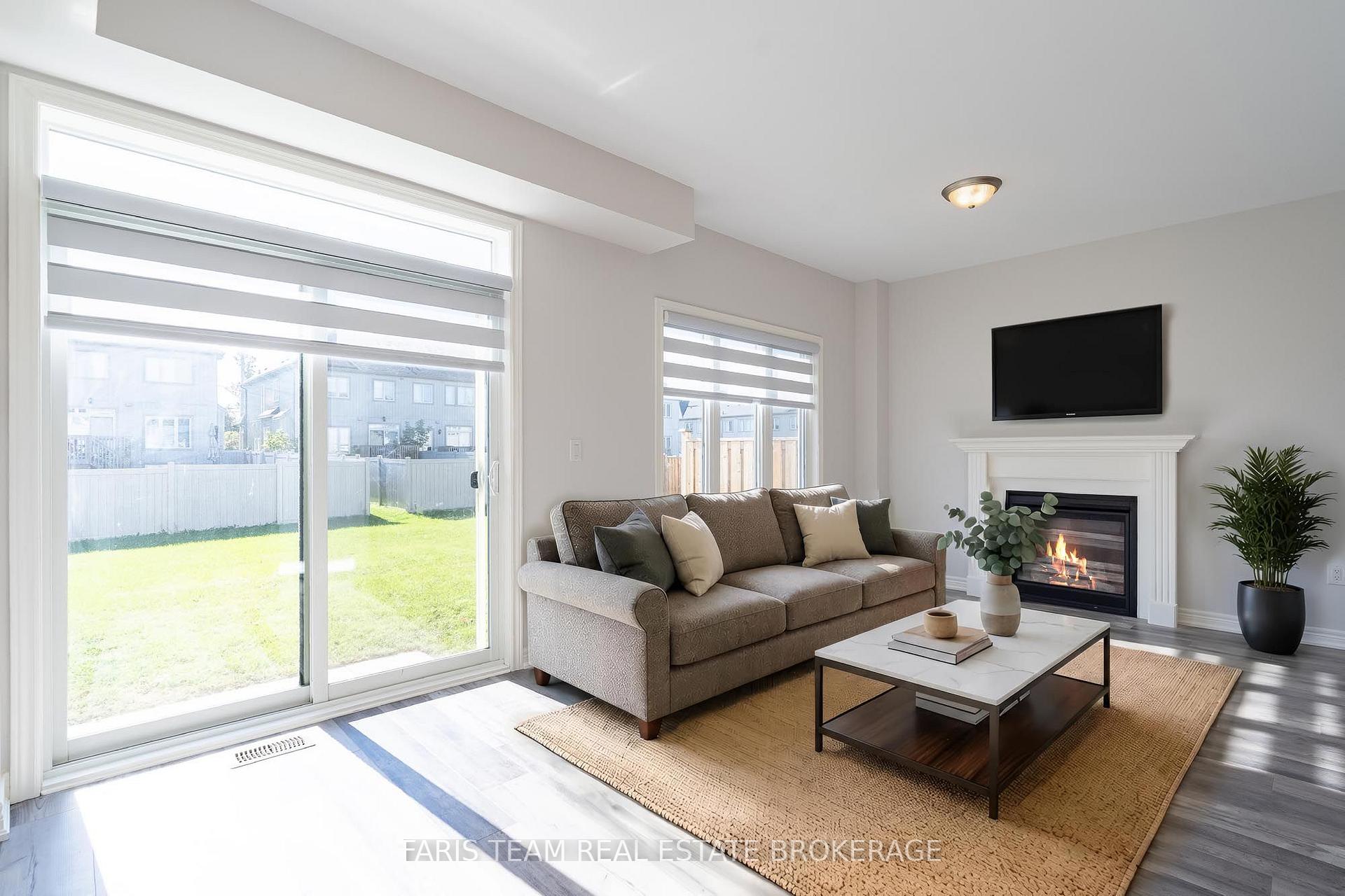 Photo 9 of 11 Churchlea Mews, Orillia — HOMEH