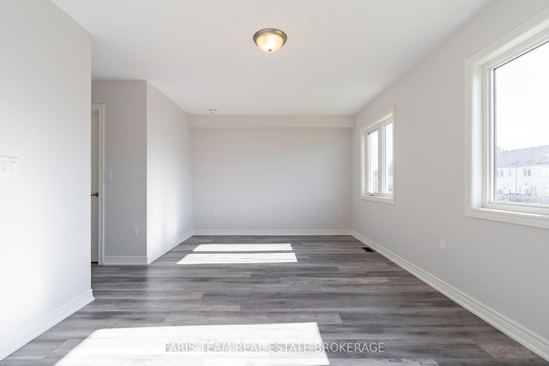 Photo 15 of 11 Churchlea Mews, Orillia — HOMEH