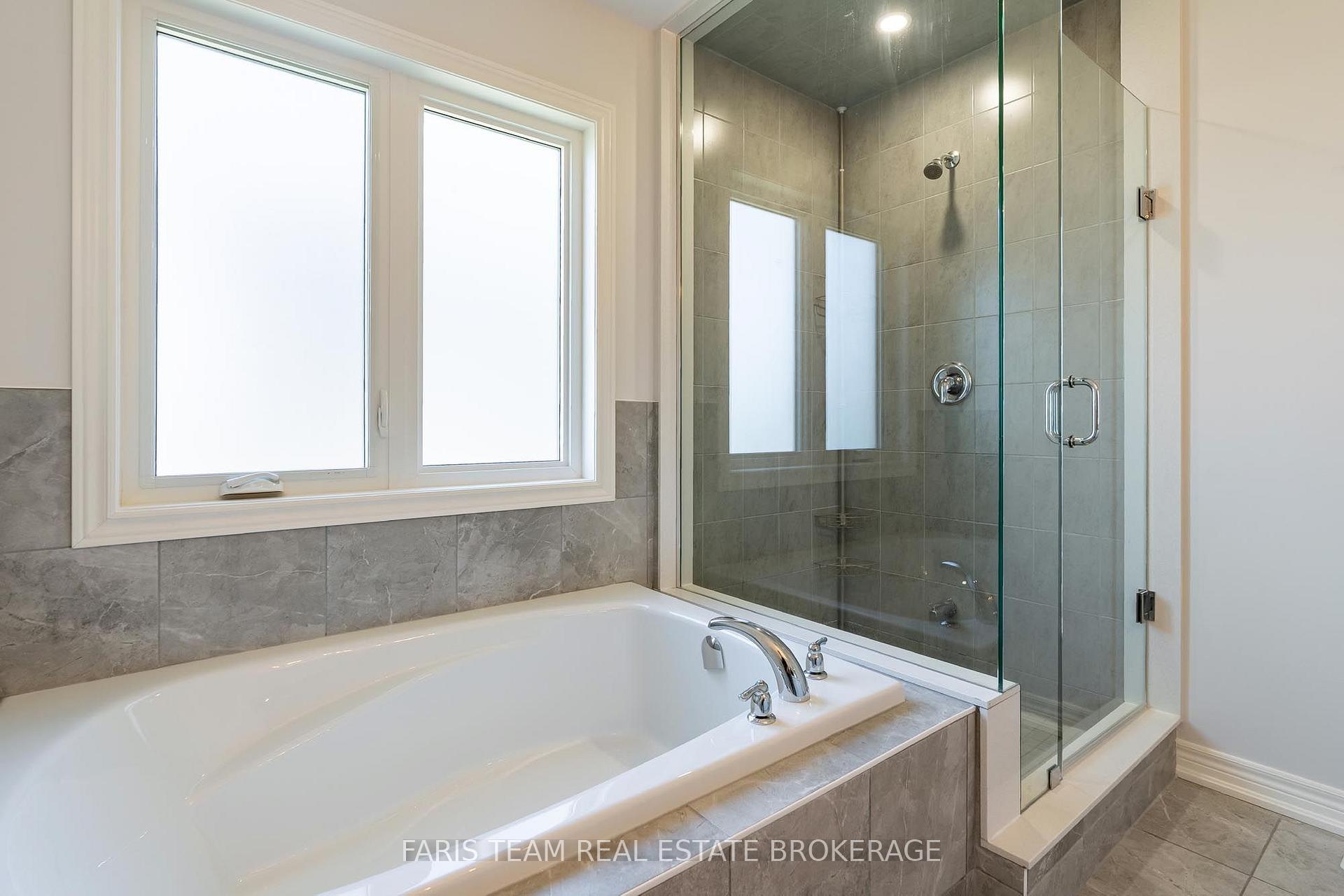 Photo 17 of 11 Churchlea Mews, Orillia — HOMEH