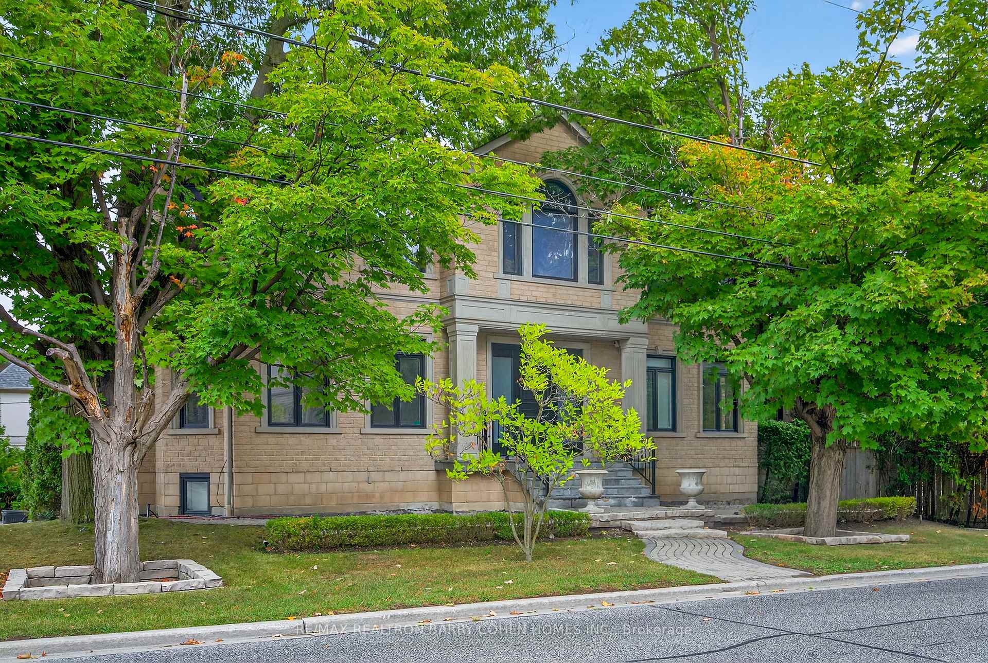 Photo 4 of 63 Gordon Road, North York, St. Andrew-Windfields — HOMEH