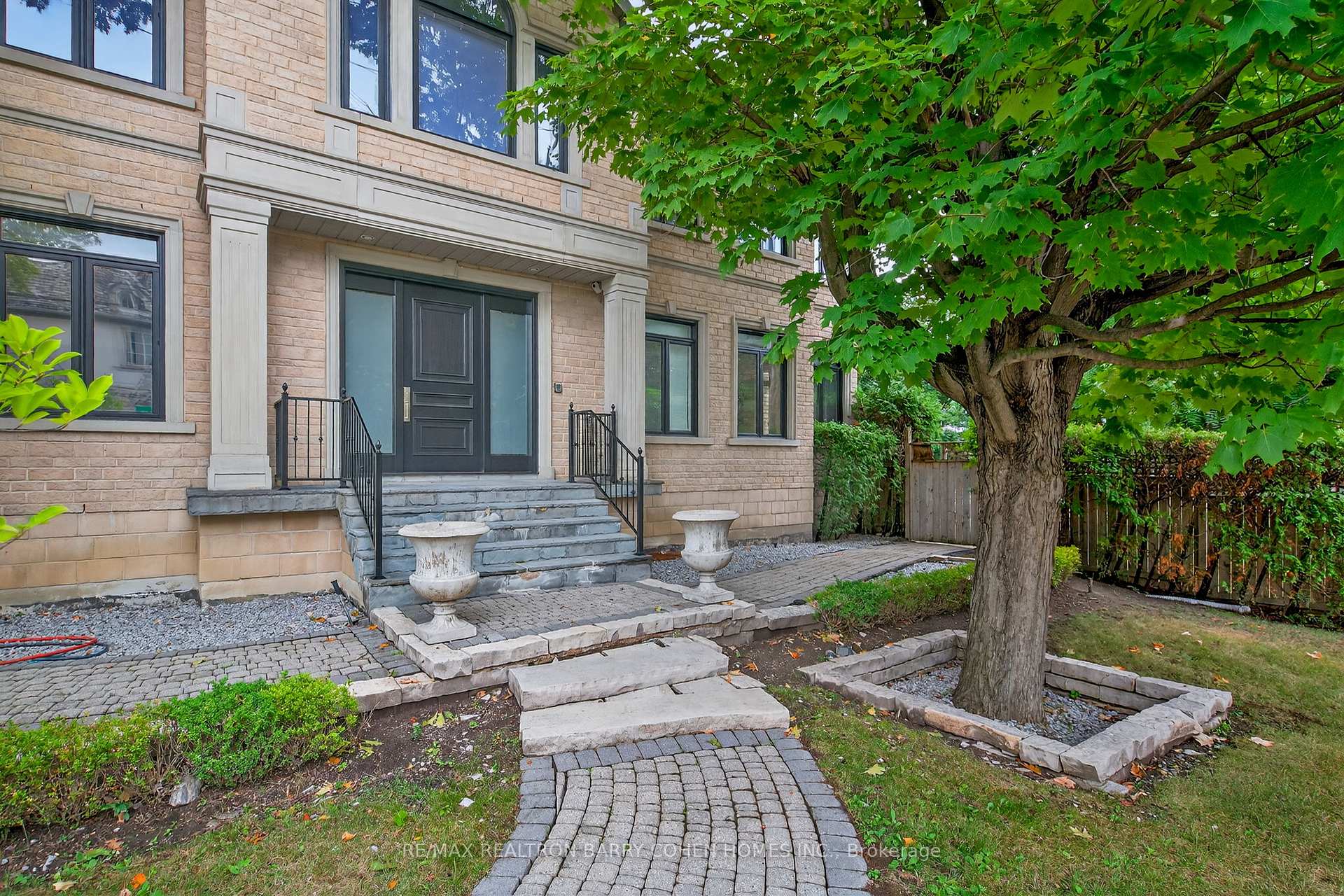 Photo 6 of 63 Gordon Road, North York, St. Andrew-Windfields — HOMEH