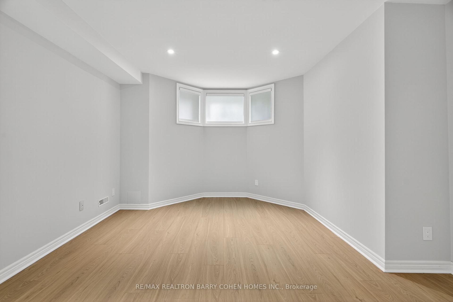 Photo 31 of 63 Gordon Road, North York, St. Andrew-Windfields — HOMEH