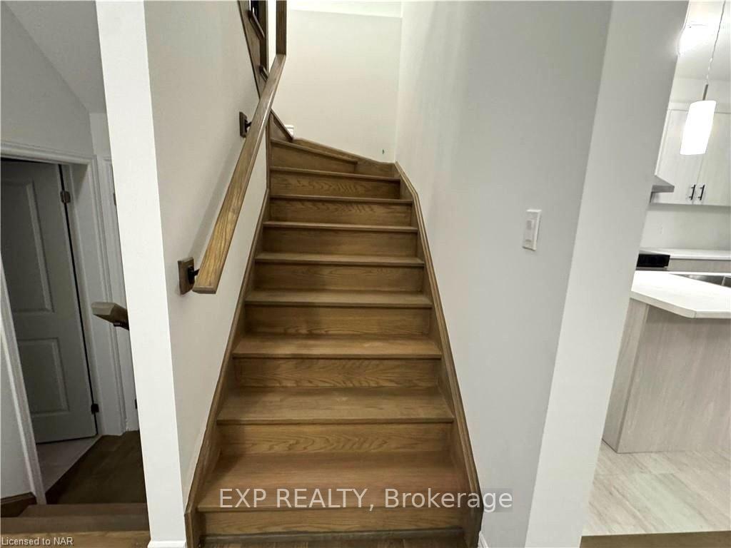 Photo 10 of 113 Laugher Avenue, Welland, Lincoln/Crowland — HOMEH