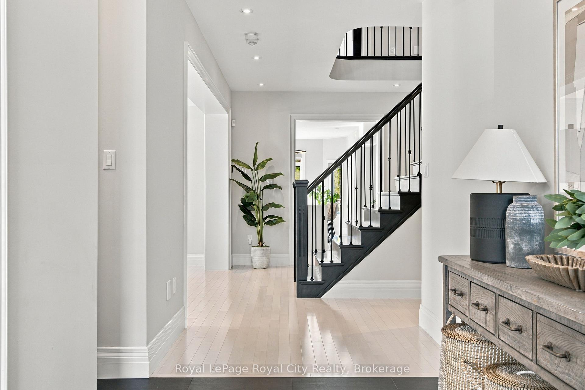 Photo 5 of 96 McCann Street, Guelph, Kortright East — HOMEH