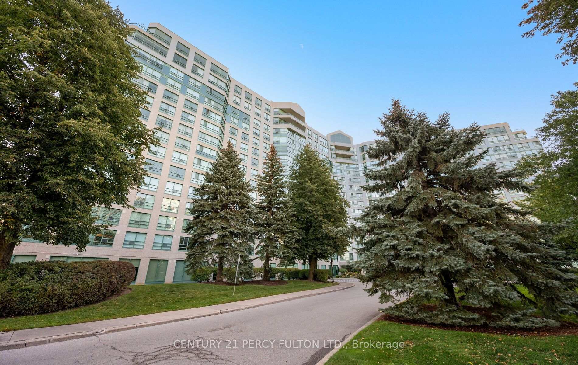 Photo 3 of Unit 624, 7825 Bayview Avenue, Markham, Aileen-Willowbrook — HOMEH
