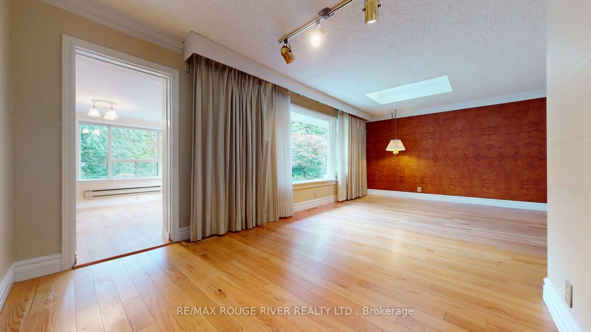 Photo 11 of 37 Acland Crescent, Scarborough, Highland Creek — HOMEH