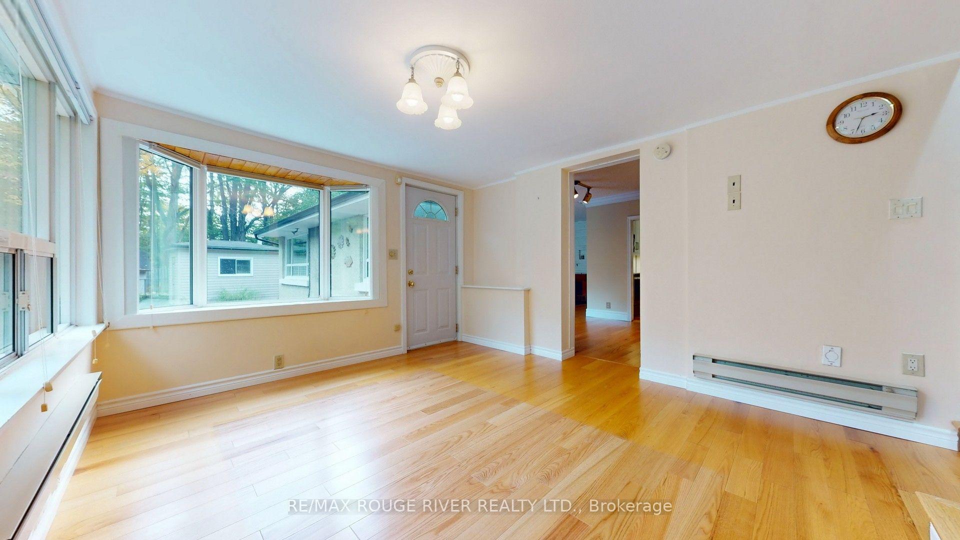 Photo 15 of 37 Acland Crescent, Scarborough, Highland Creek — HOMEH