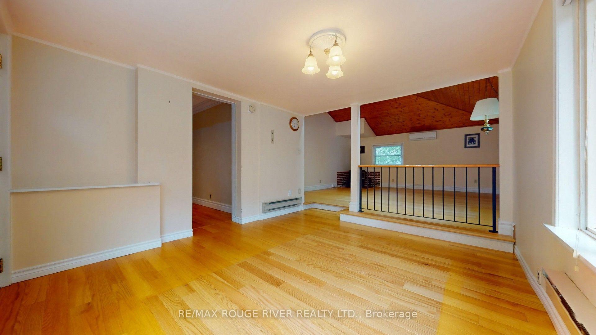 Photo 16 of 37 Acland Crescent, Scarborough, Highland Creek — HOMEH