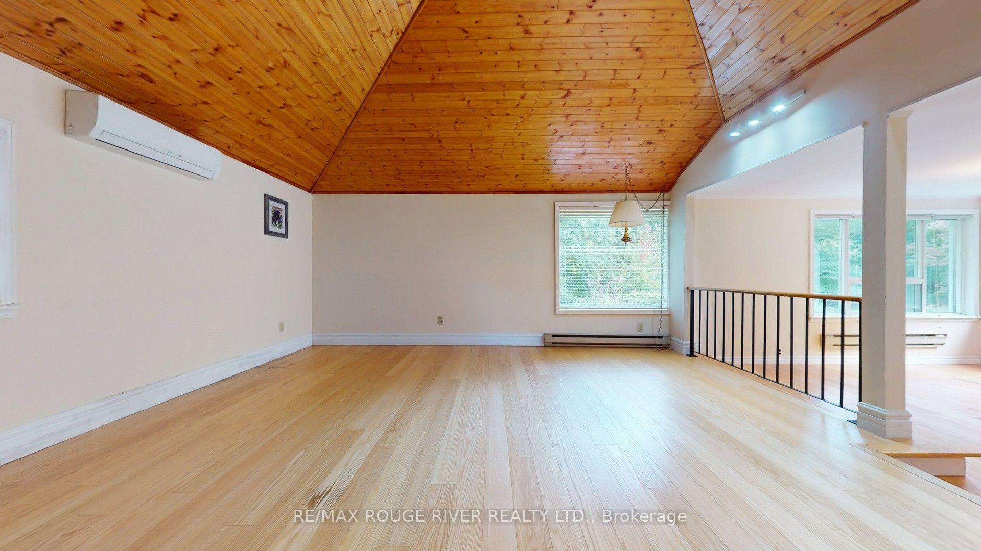 Photo 17 of 37 Acland Crescent, Scarborough, Highland Creek — HOMEH