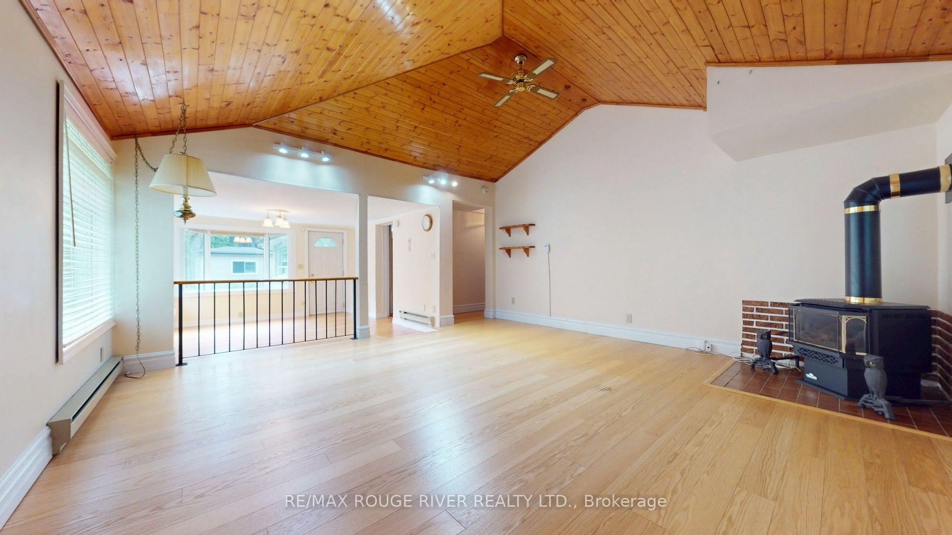 Photo 18 of 37 Acland Crescent, Scarborough, Highland Creek — HOMEH
