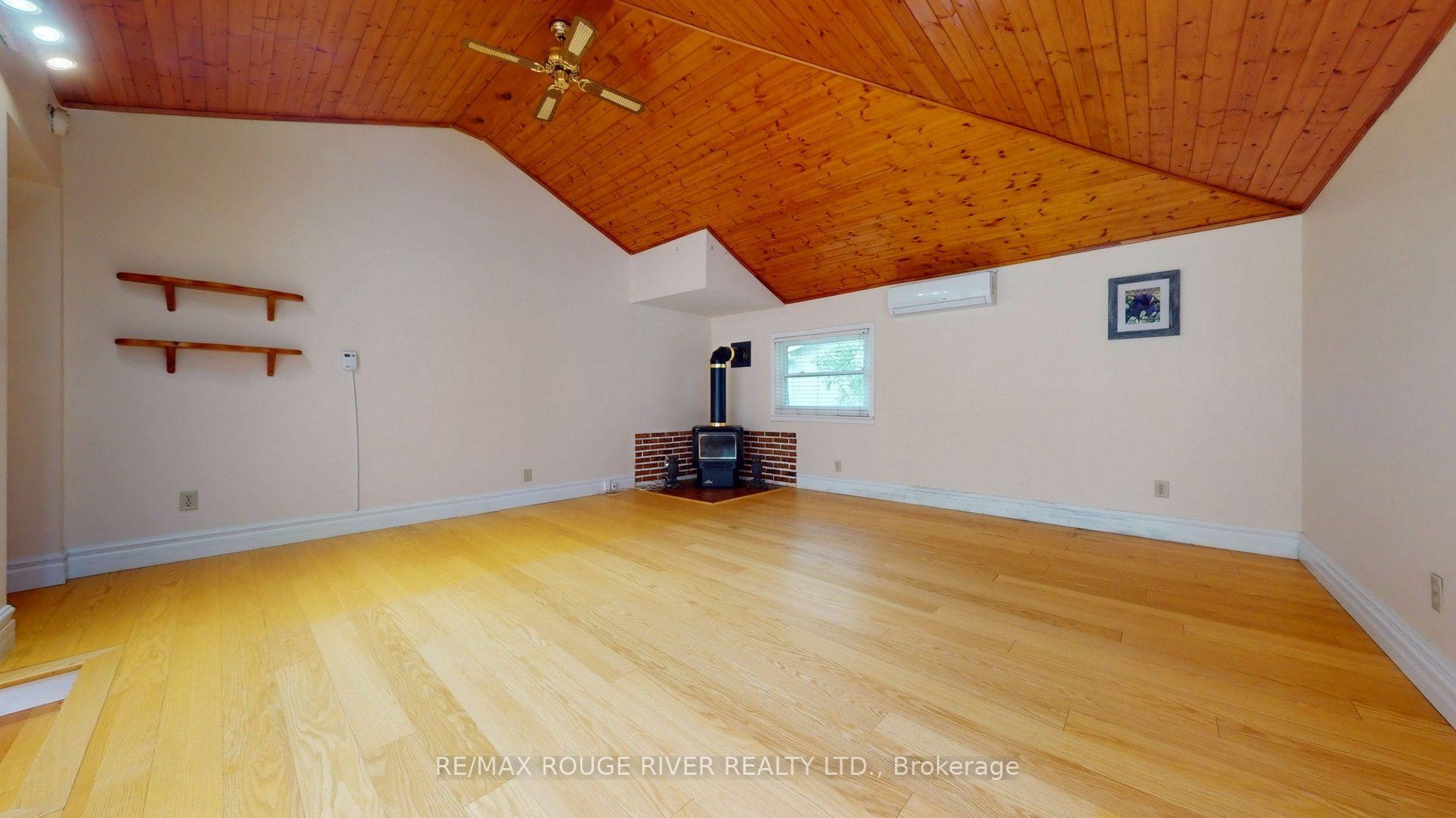 Photo 19 of 37 Acland Crescent, Scarborough, Highland Creek — HOMEH