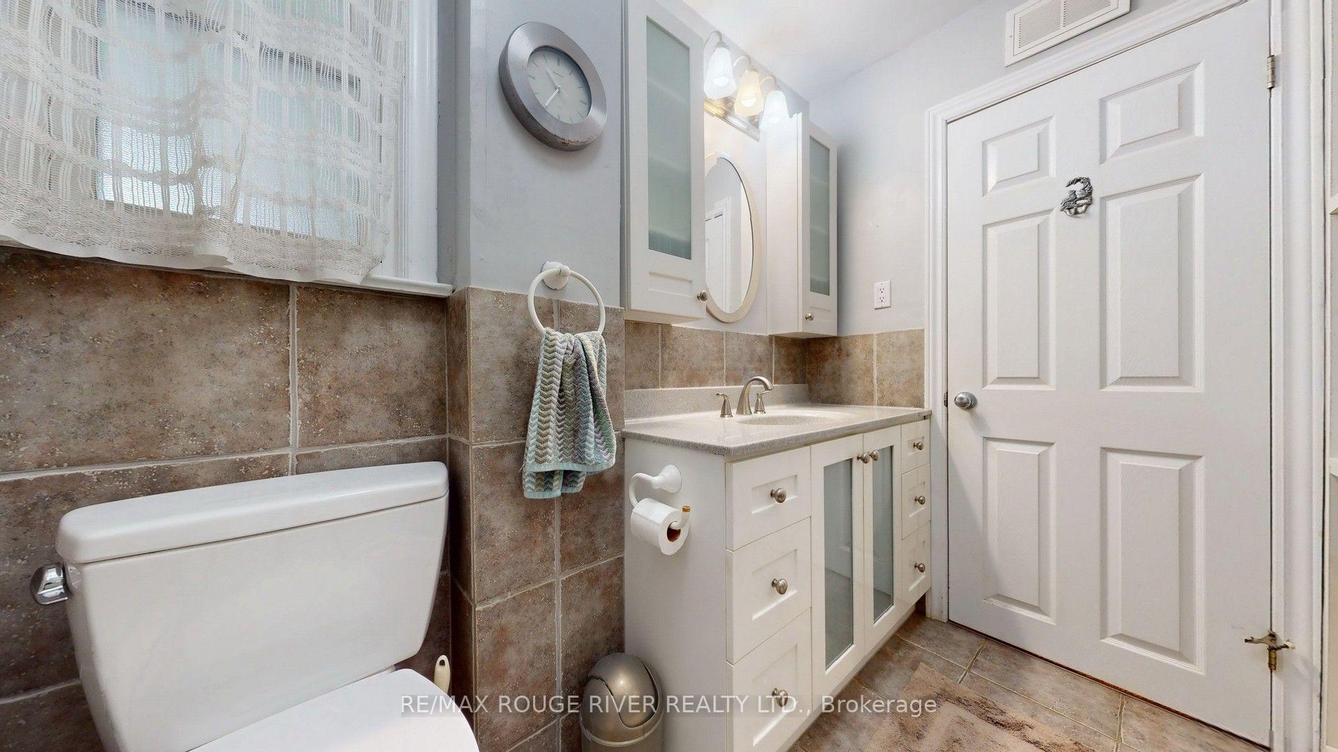 Photo 22 of 37 Acland Crescent, Scarborough, Highland Creek — HOMEH