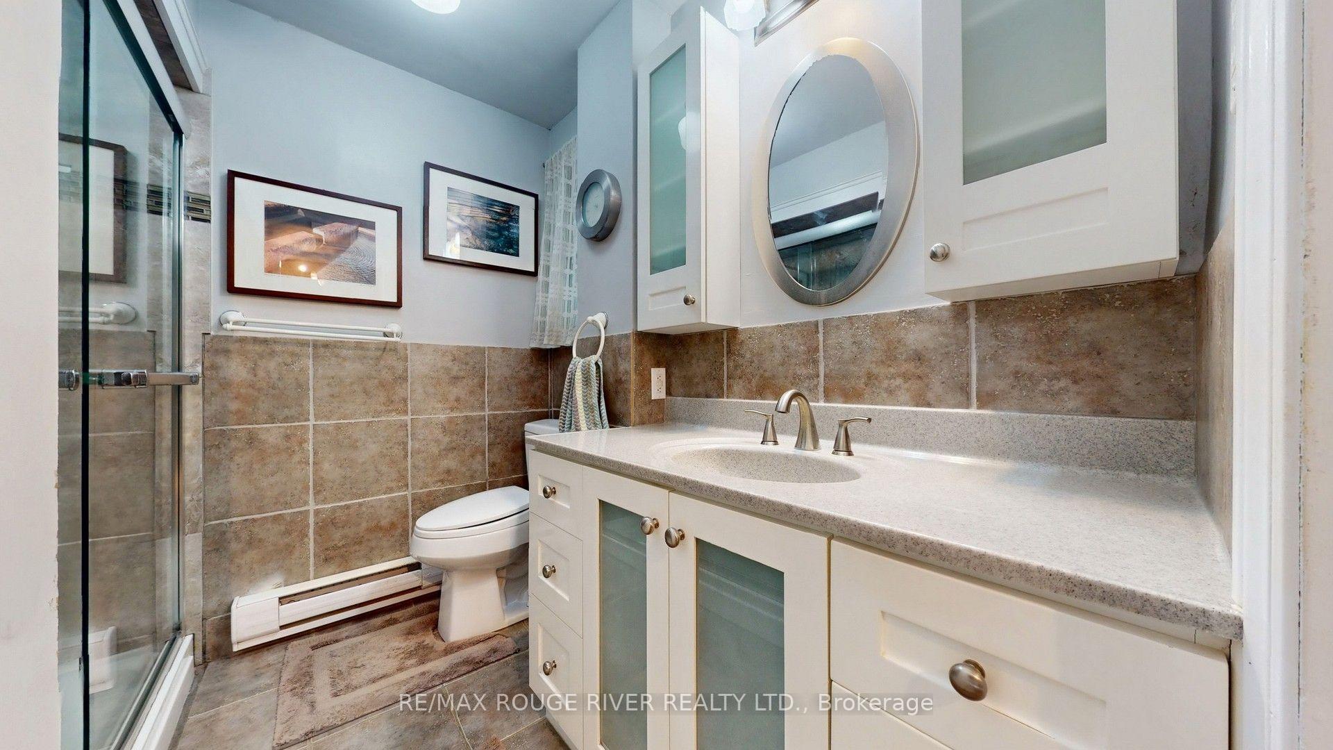 Photo 23 of 37 Acland Crescent, Scarborough, Highland Creek — HOMEH