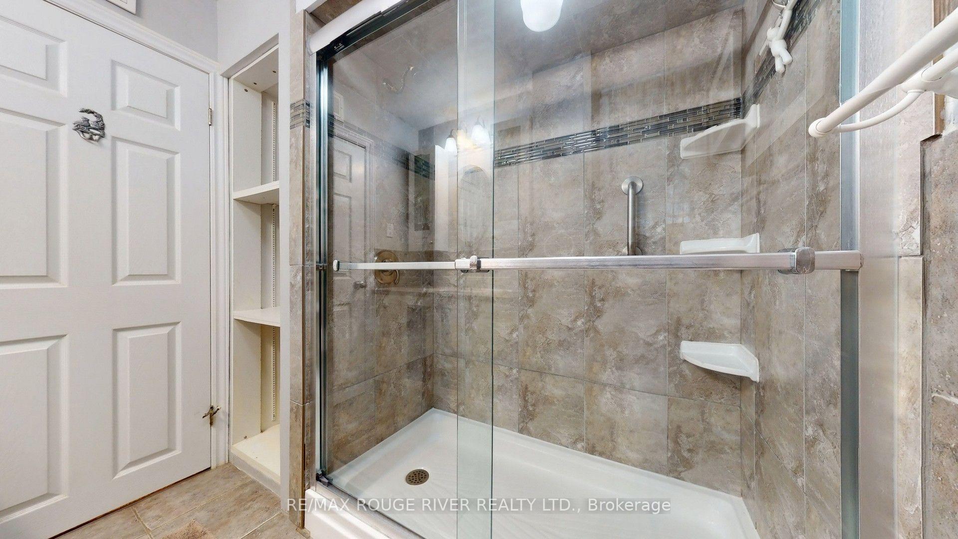 Photo 24 of 37 Acland Crescent, Scarborough, Highland Creek — HOMEH