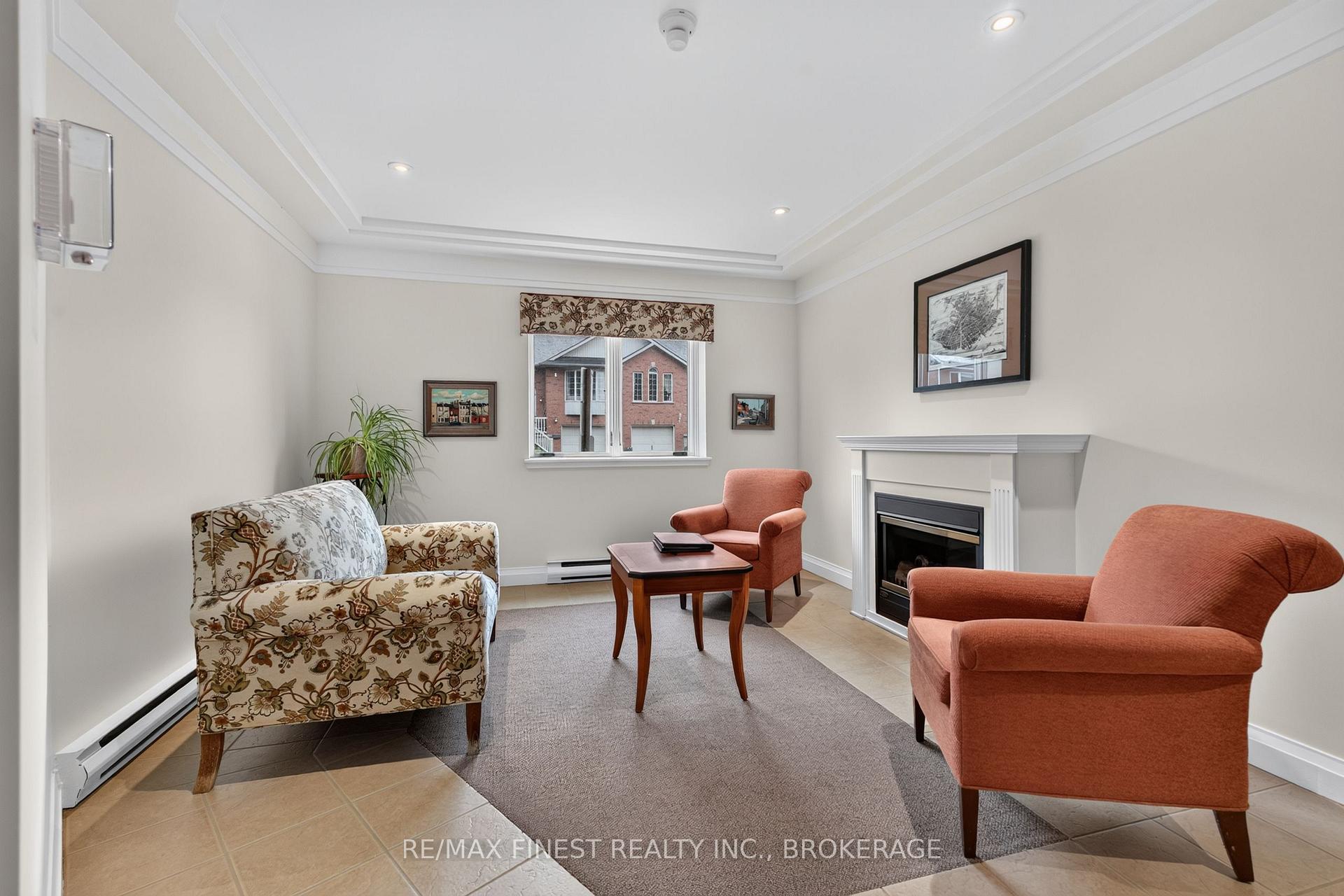 Photo 4 of Unit 302, 2 Bay Street, Kingston, East of Sir John A. Blvd — HOMEH