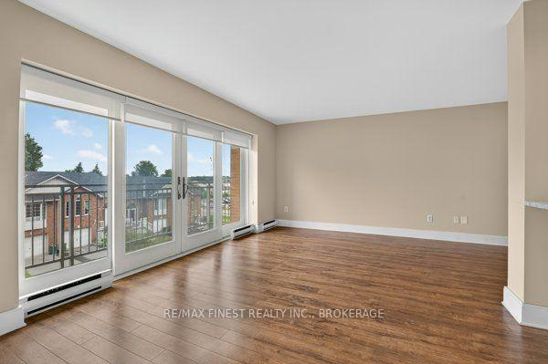 Photo 12 of Unit 302, 2 Bay Street, Kingston, East of Sir John A. Blvd — HOMEH