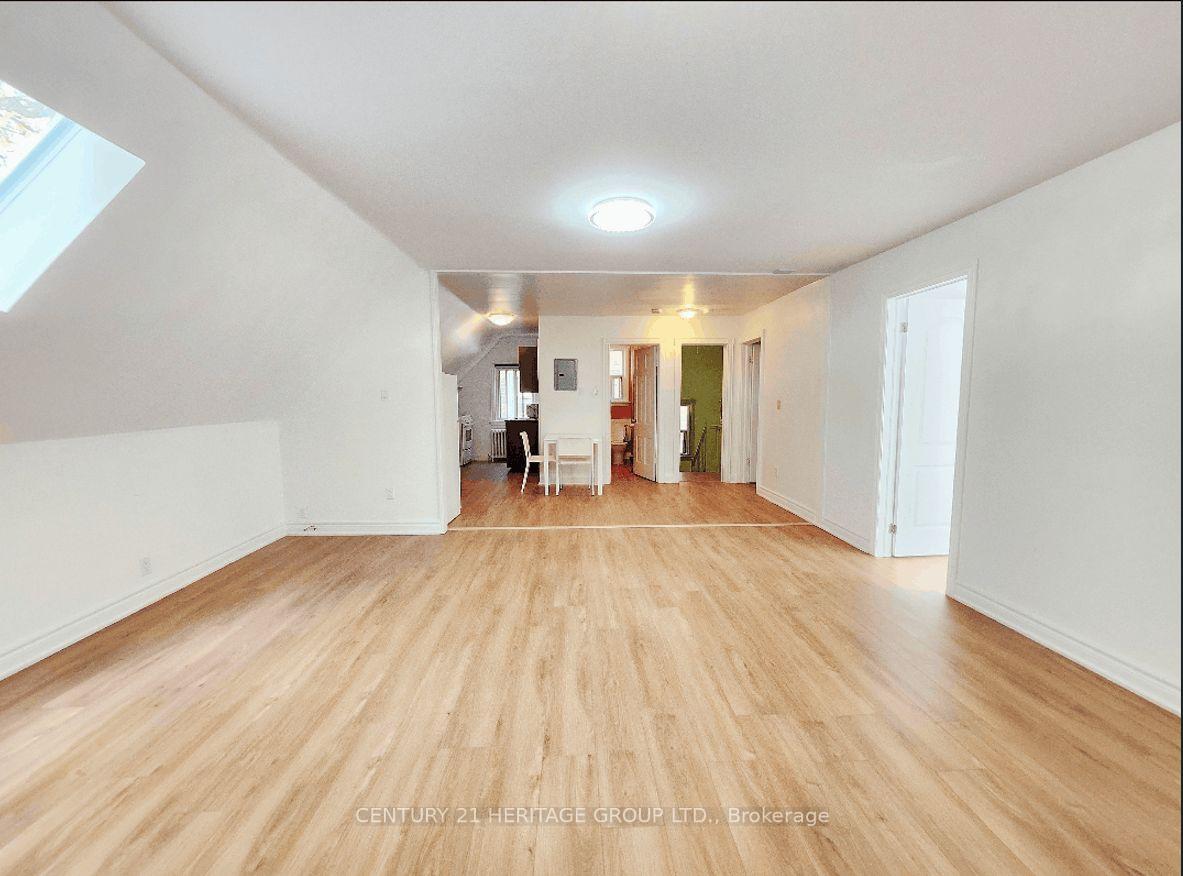 Photo of Unit 3, 1356 Avenue Road