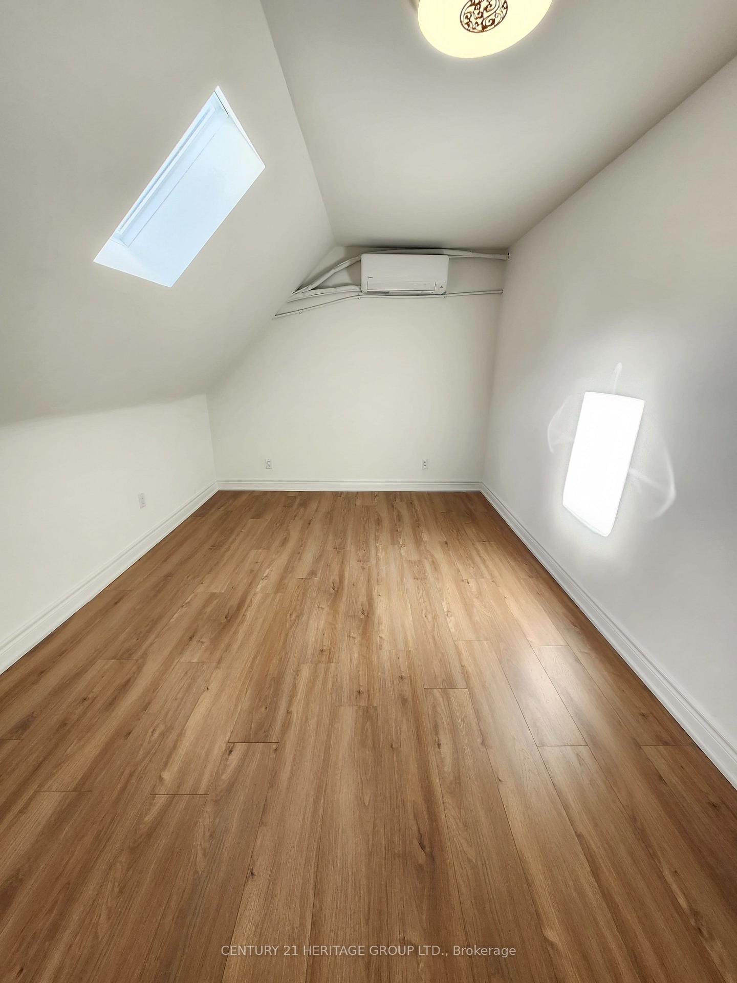 Photo 3 of Unit 3, 1356 Avenue Road, Toronto, Lawrence Park South — HOMEH