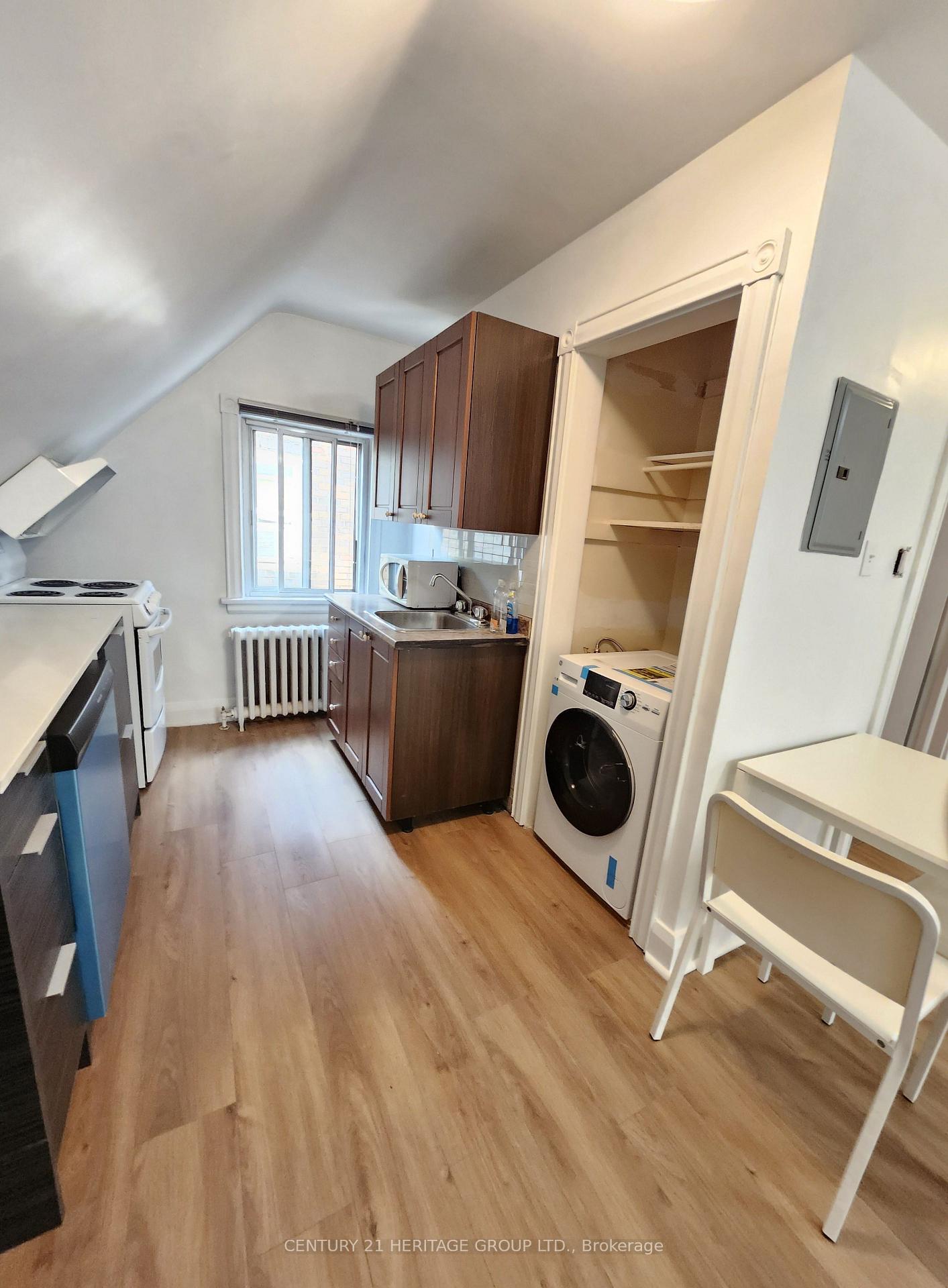 Photo 10 of Unit 3, 1356 Avenue Road, Toronto, Lawrence Park South — HOMEH