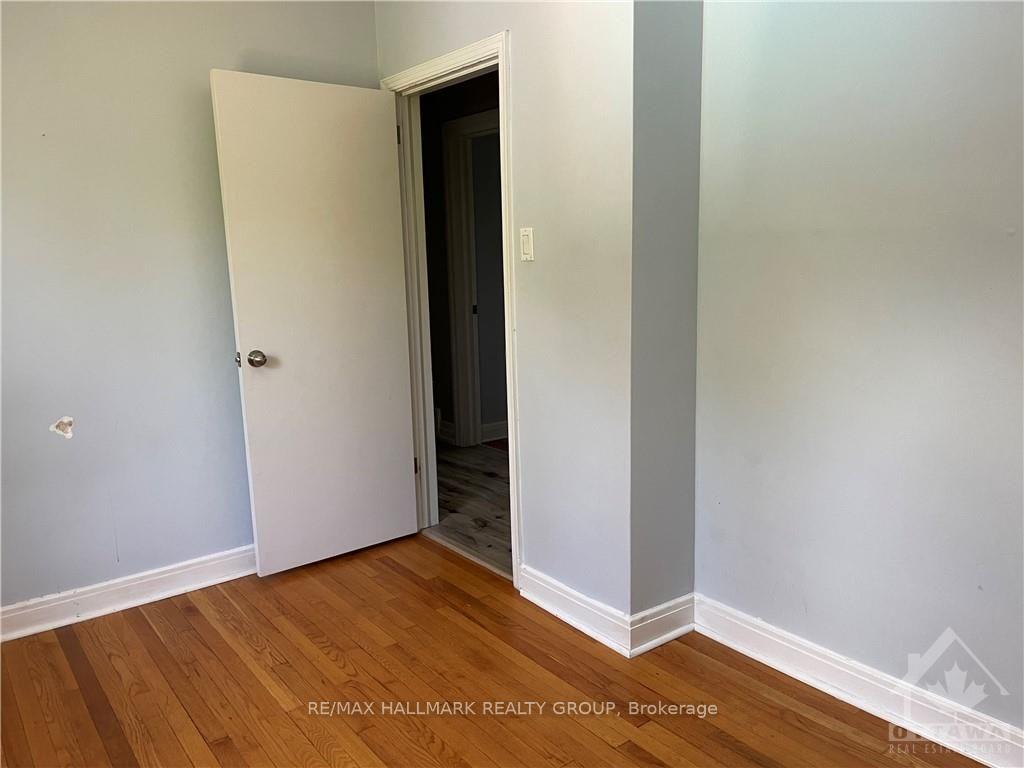 Photo 4 of 38 Capilano Drive, Ottawa, City View/Skyline/Fisher Heights/Parkwood Hills — HOMEH