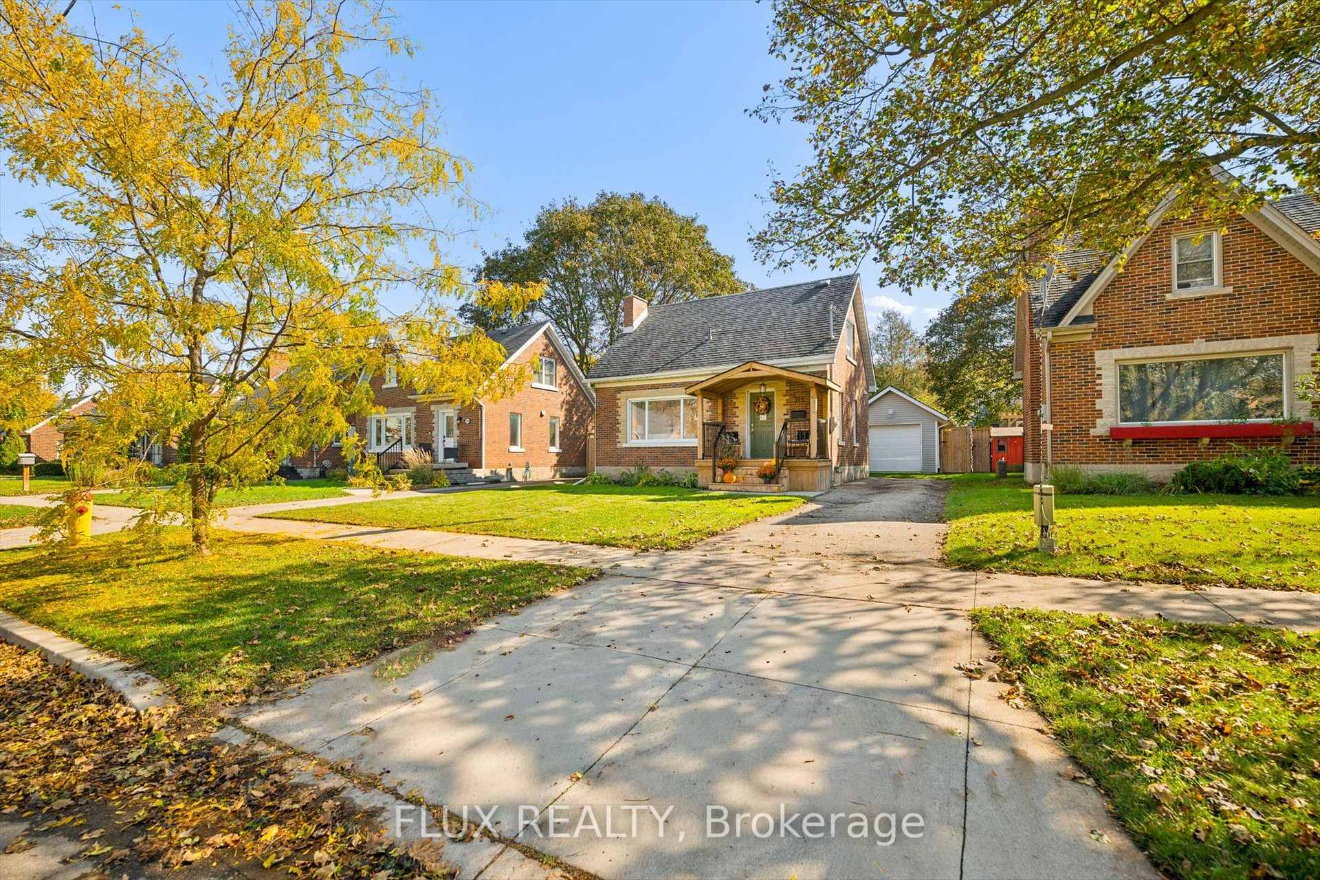 Photo 3 of 113 Adelaide Street, Kitchener, Cherry Hill — HOMEH