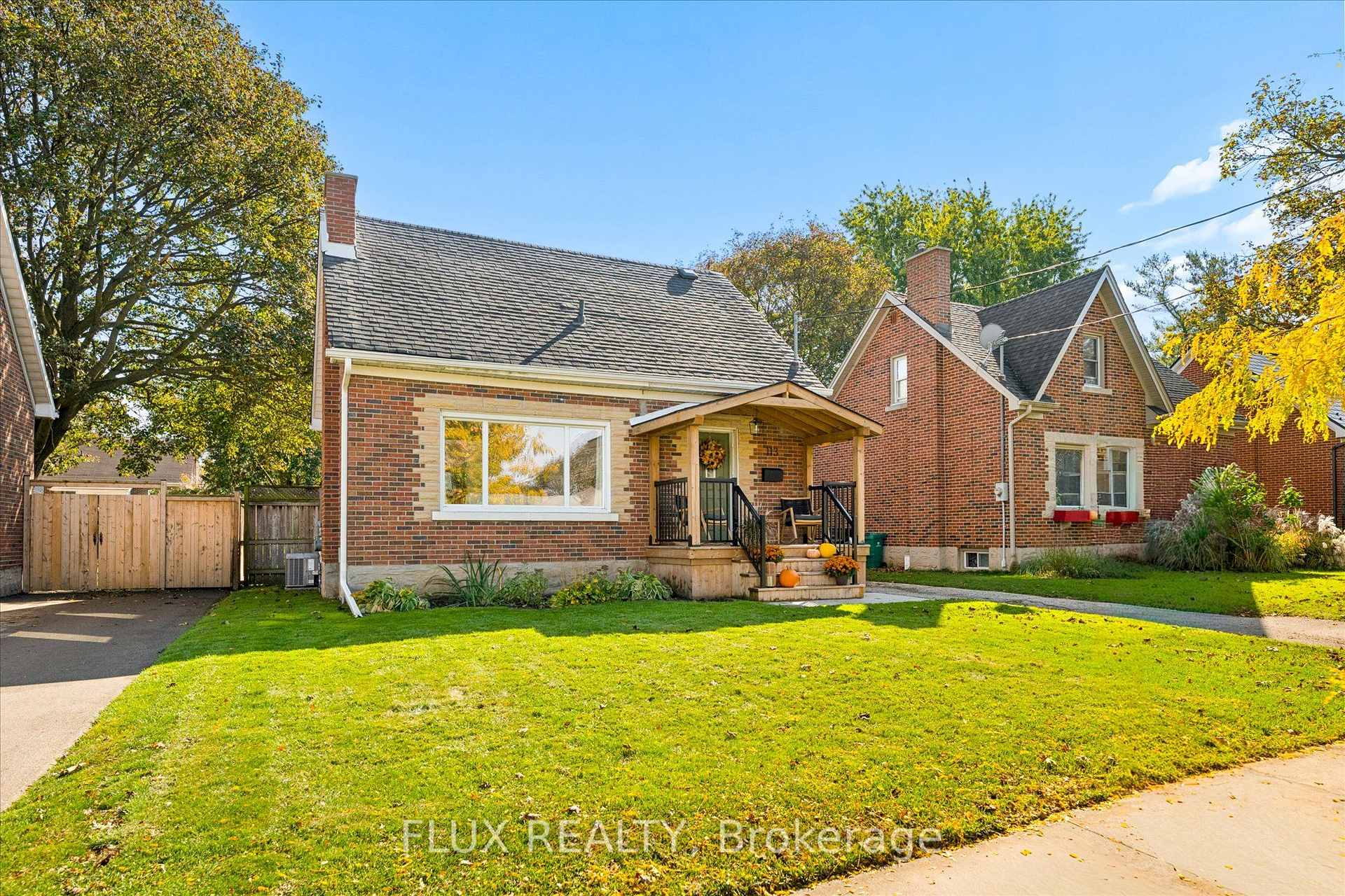 Photo 4 of 113 Adelaide Street, Kitchener, Cherry Hill — HOMEH