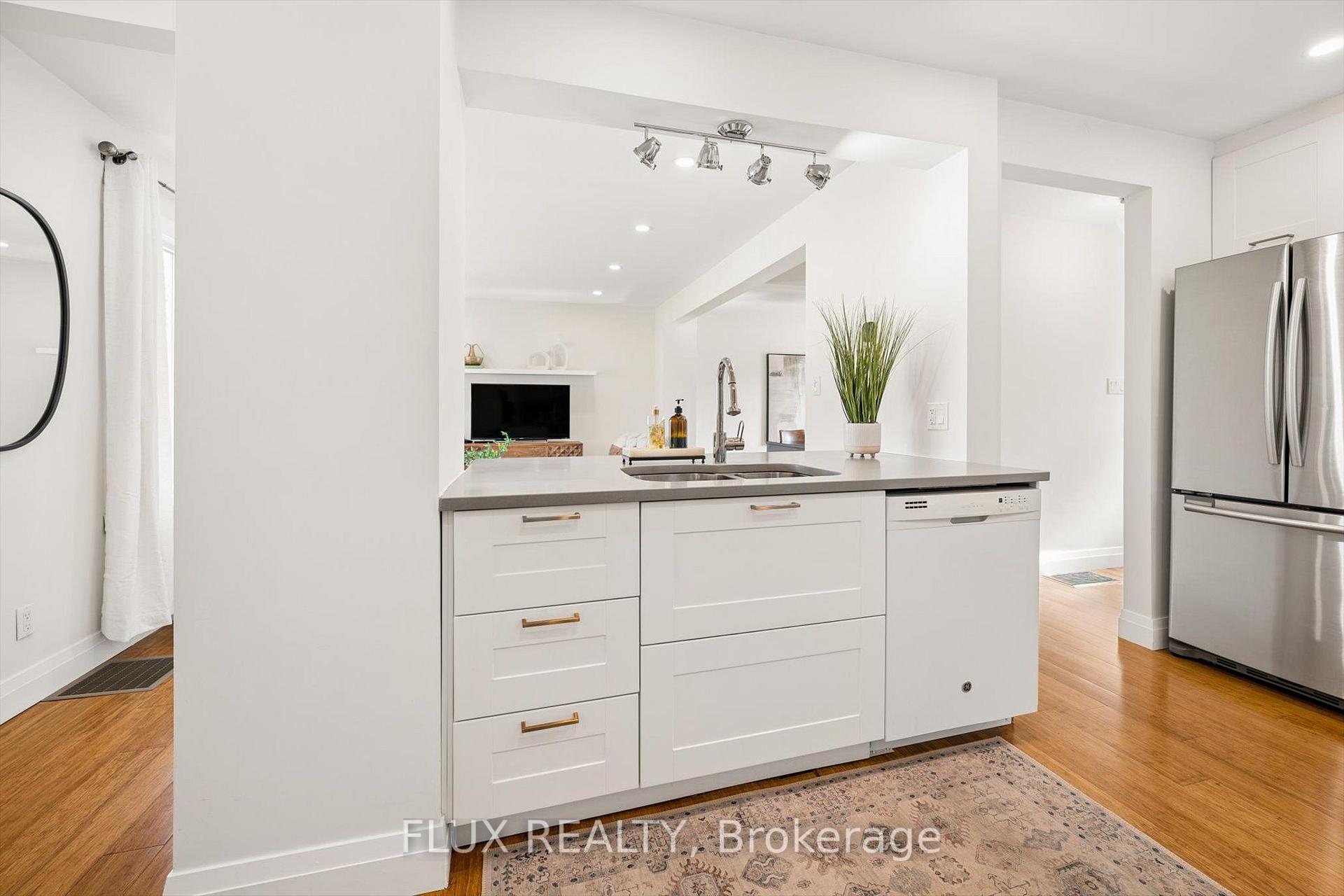 Photo 18 of 113 Adelaide Street, Kitchener, Cherry Hill — HOMEH