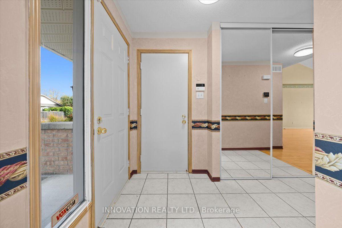 Photo 6 of 16 Jack Aaron Drive, Ottawa, Craig Henry/Woodvale — HOMEH
