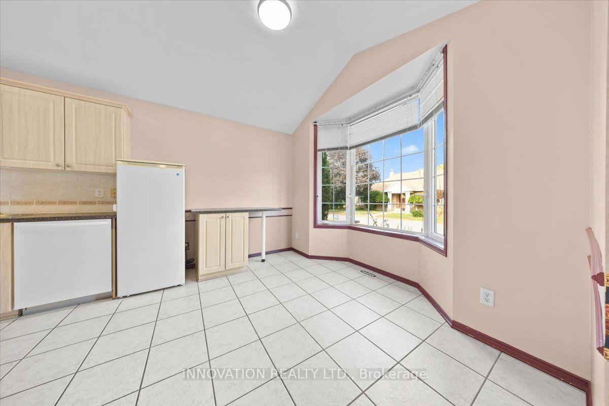 Photo 8 of 16 Jack Aaron Drive, Ottawa, Craig Henry/Woodvale — HOMEH
