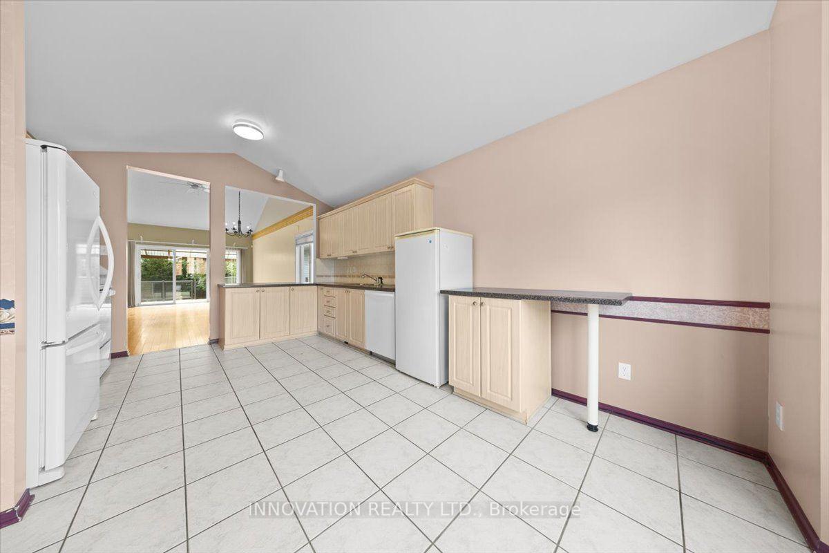 Photo 11 of 16 Jack Aaron Drive, Ottawa, Craig Henry/Woodvale — HOMEH