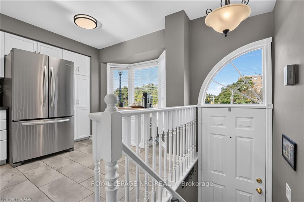 Photo 6 of 3480 Upper Middle Road, Burlington, Palmer — HOMEH
