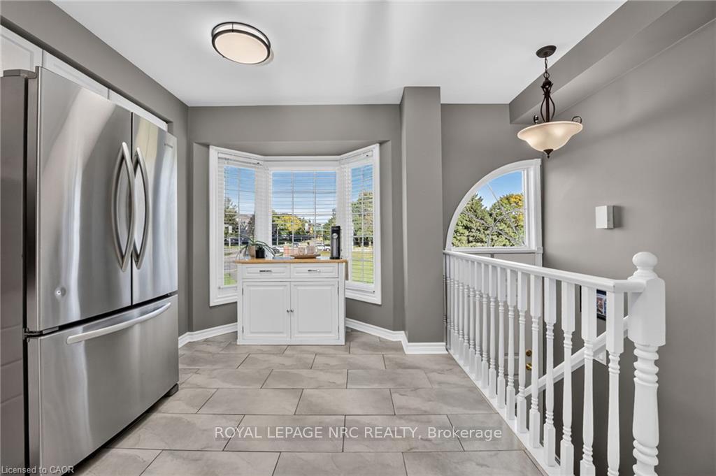 Photo 7 of 3480 Upper Middle Road, Burlington, Palmer — HOMEH