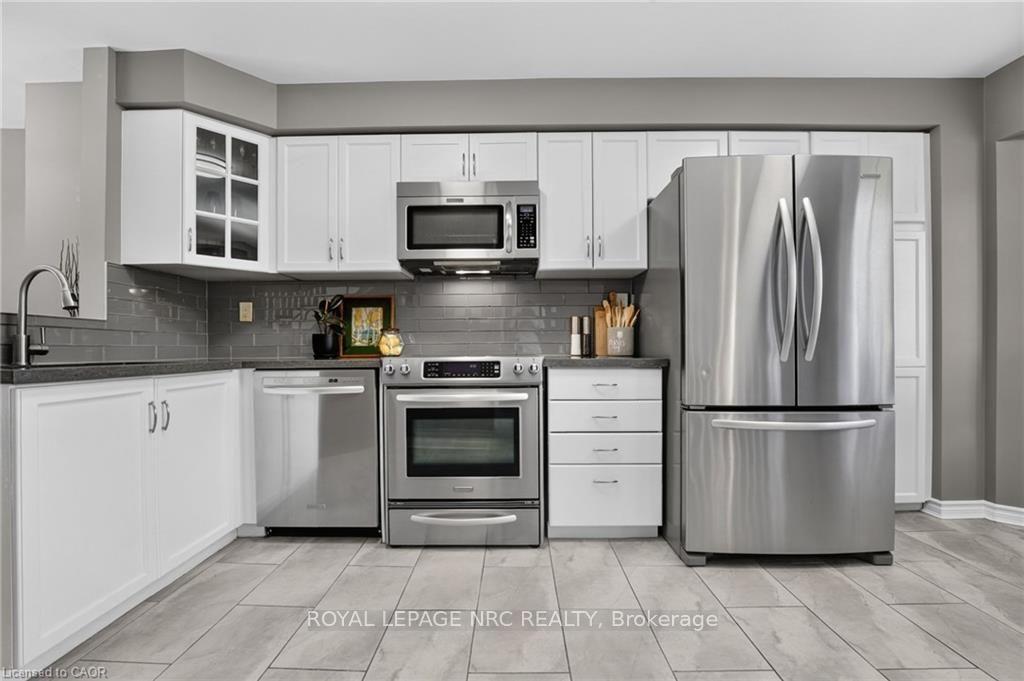 Photo 9 of 3480 Upper Middle Road, Burlington, Palmer — HOMEH