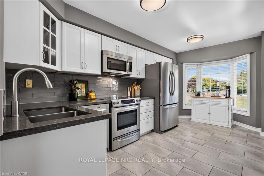 Photo 10 of 3480 Upper Middle Road, Burlington, Palmer — HOMEH
